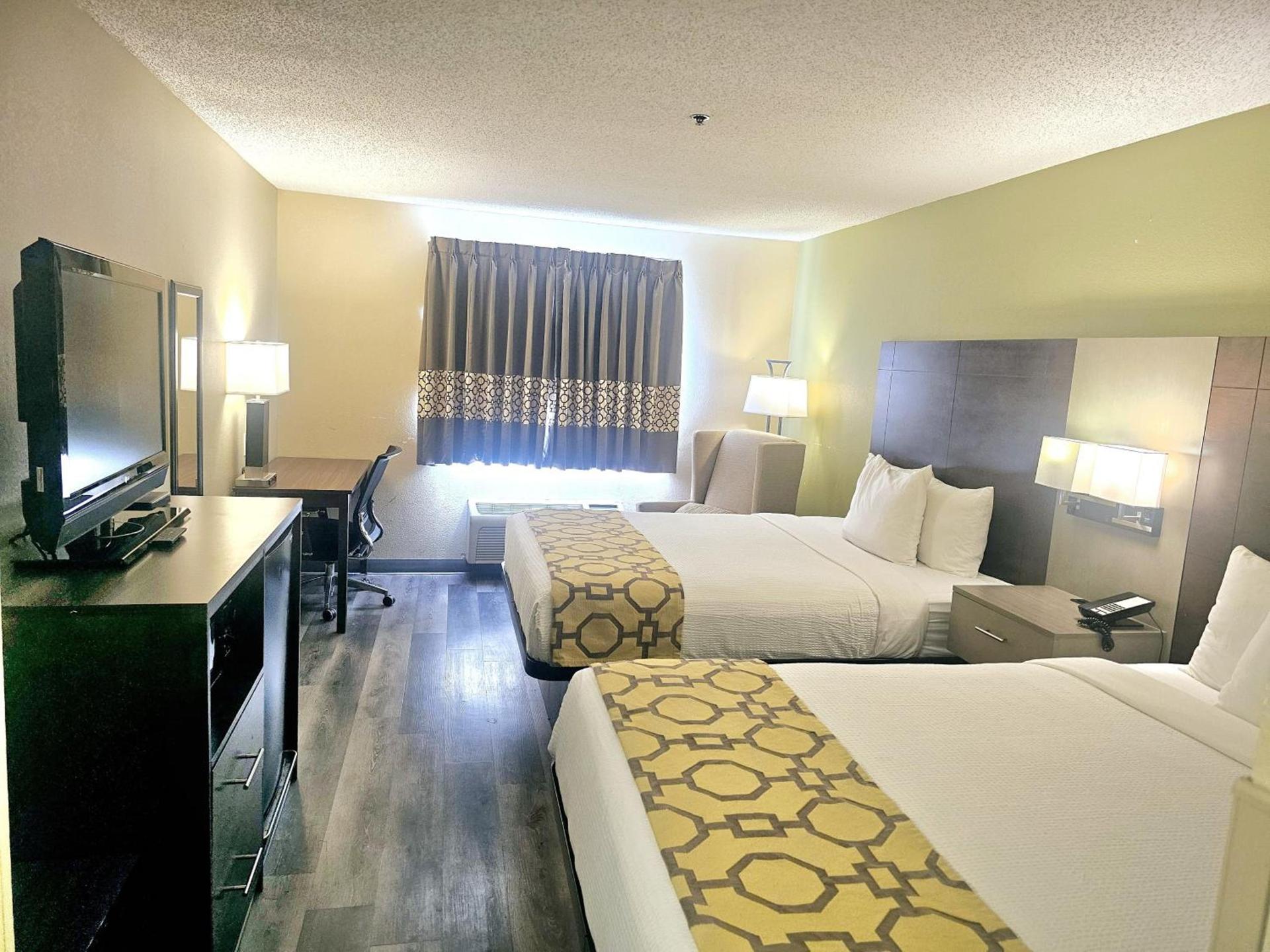Baymont by Wyndham Rolla photo 41