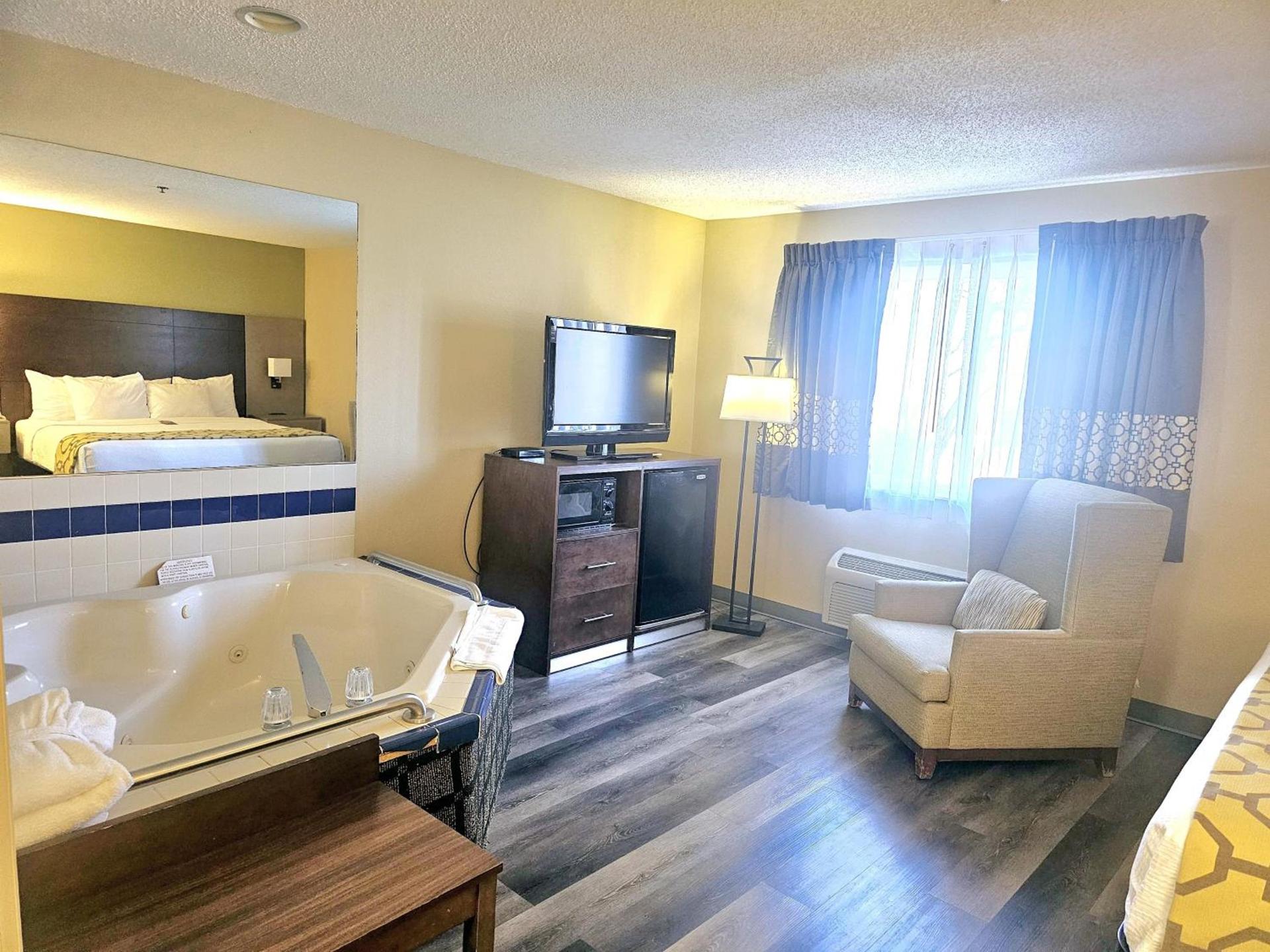 Baymont by Wyndham Rolla photo 46