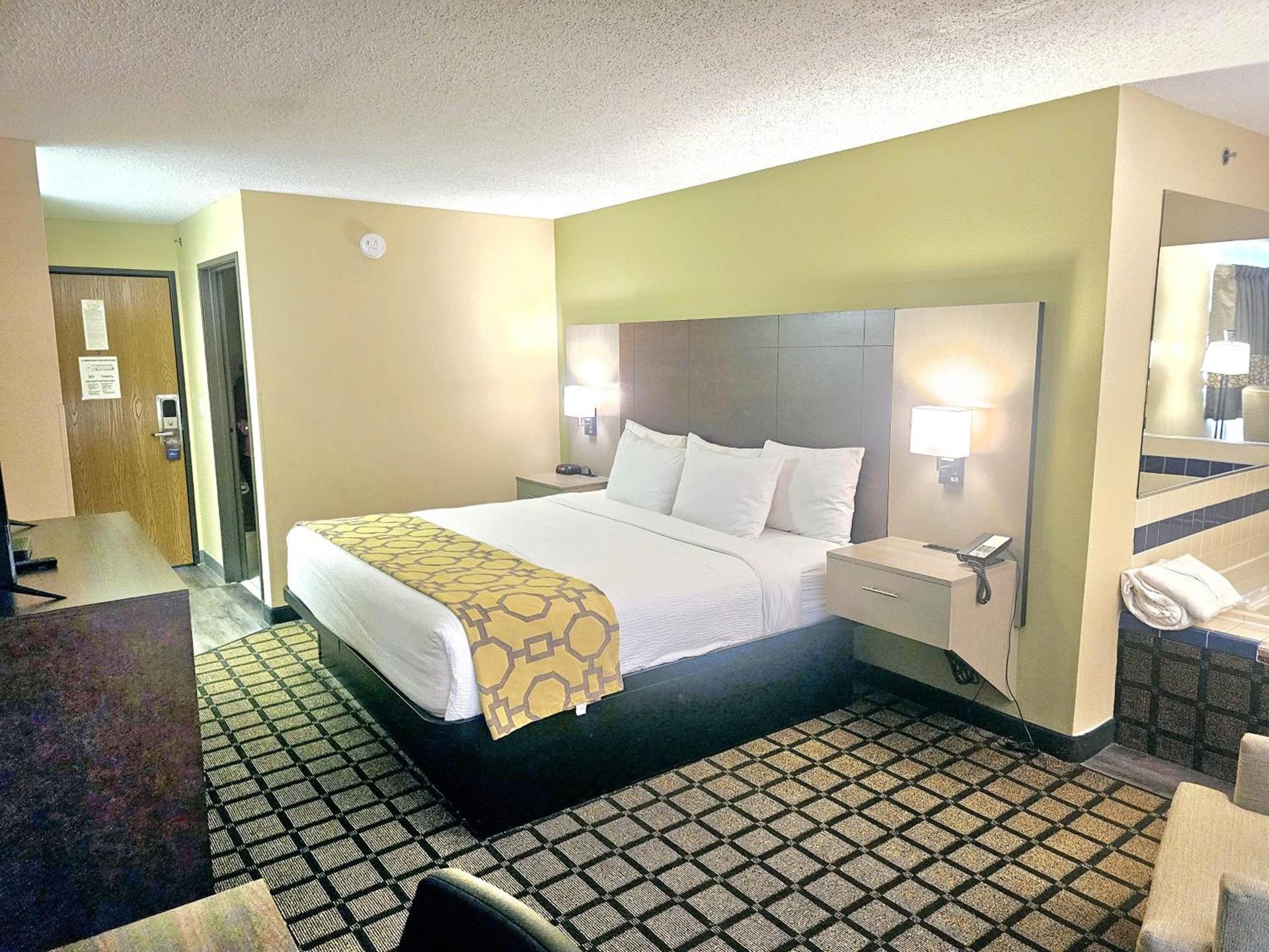 Baymont by Wyndham Rolla photo 56