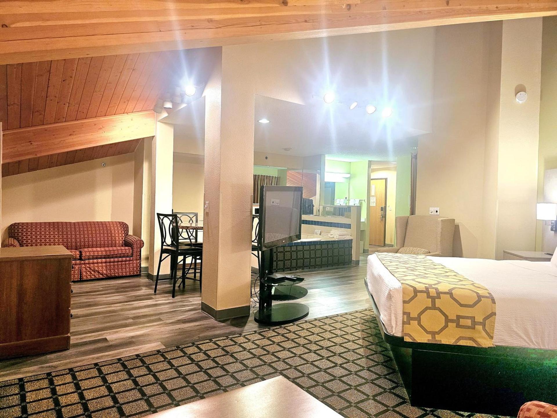 Baymont by Wyndham Rolla photo 53