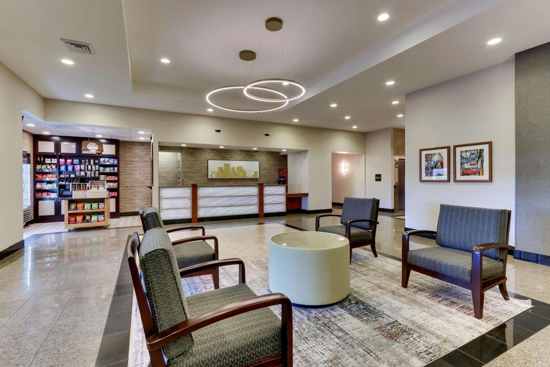 Drury Inn & Suites Orlando near Universal Orlando Resort photo 5