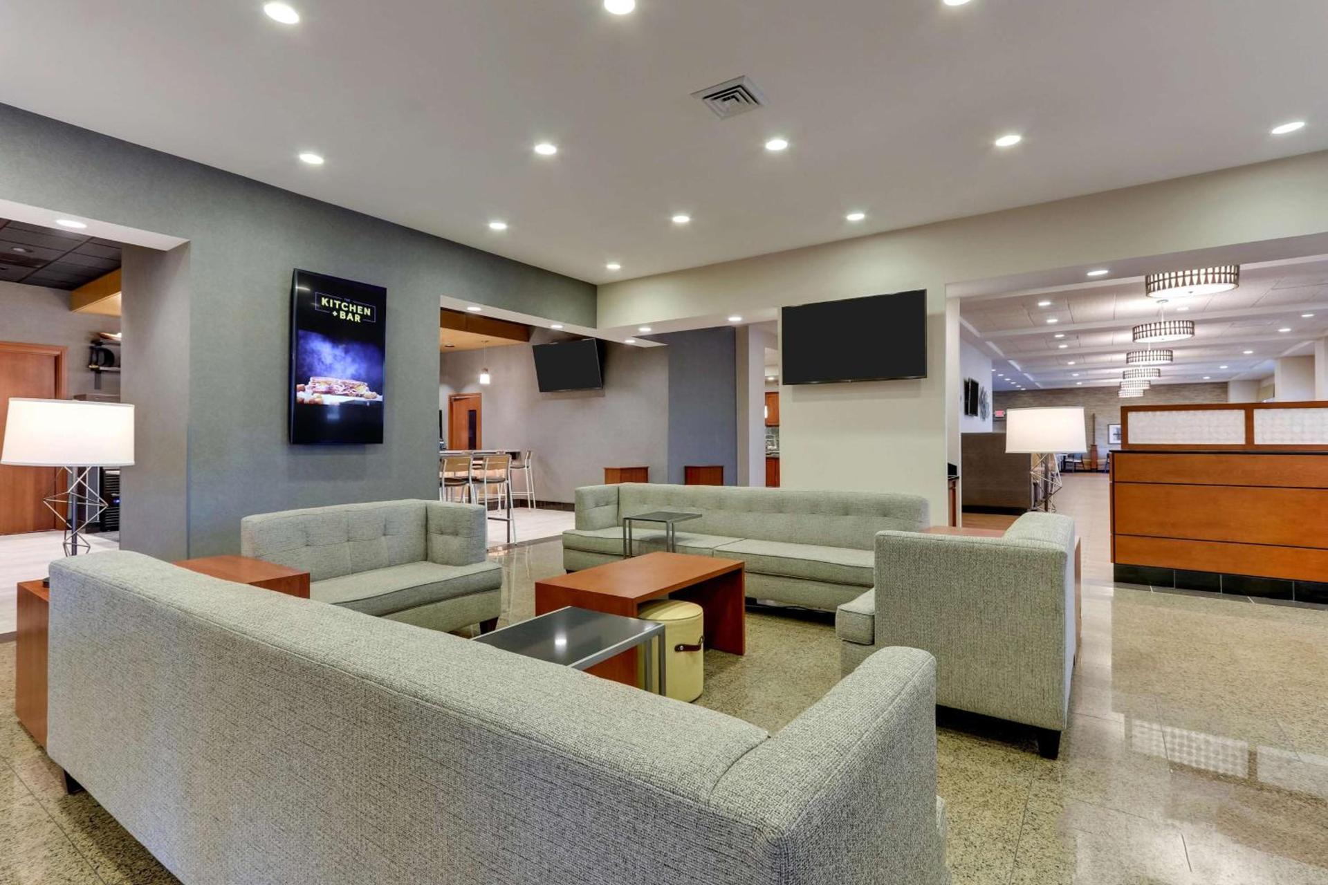 Drury Inn & Suites Orlando near Universal Orlando Resort photo 6