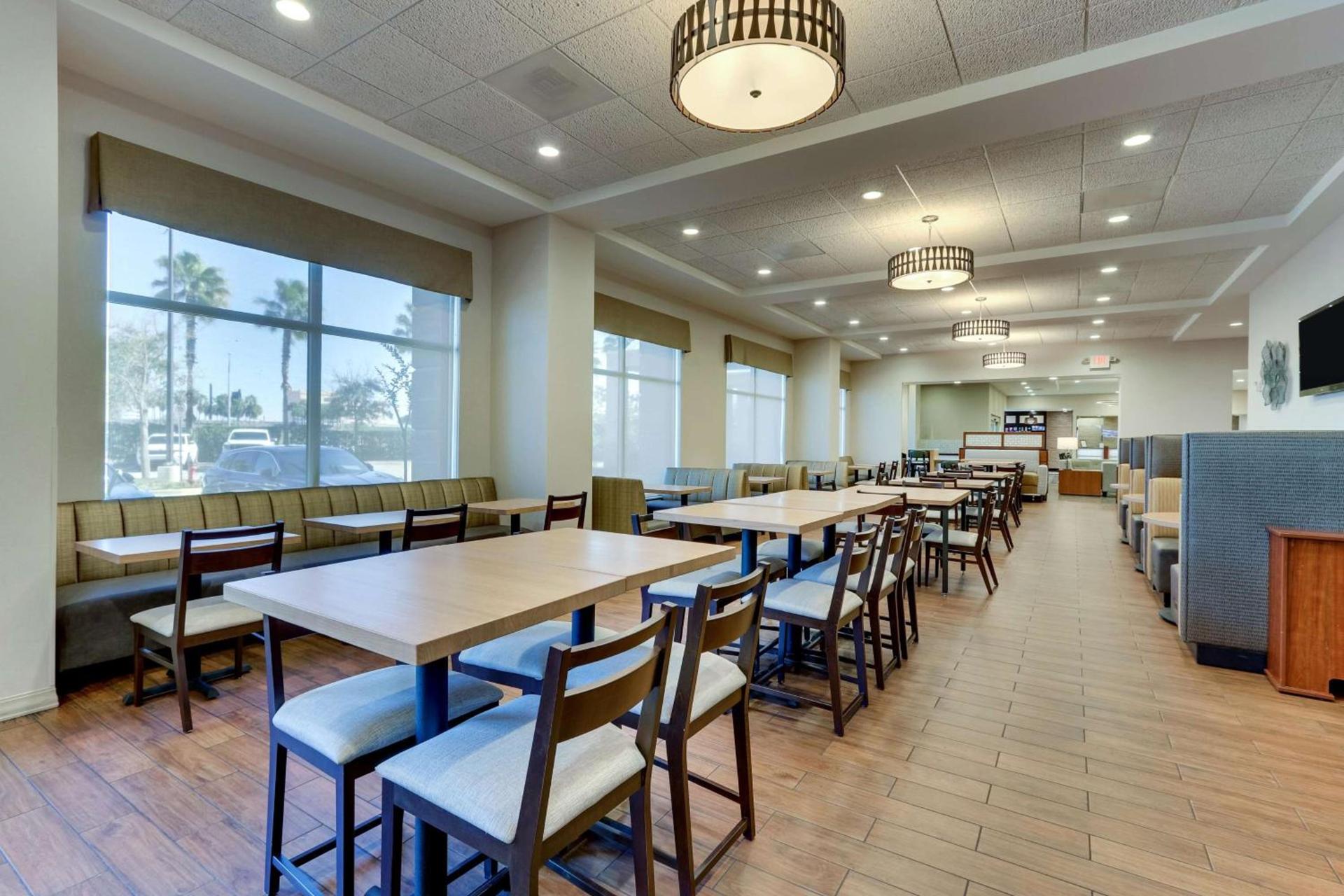 Drury Inn & Suites Orlando near Universal Orlando Resort photo 9