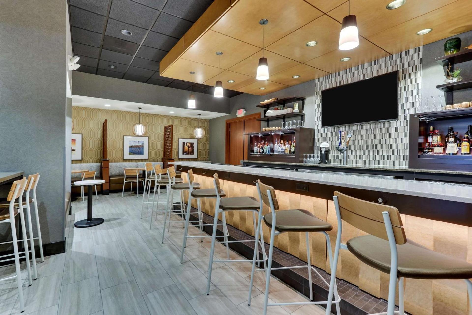 Drury Inn & Suites Orlando near Universal Orlando Resort photo 11