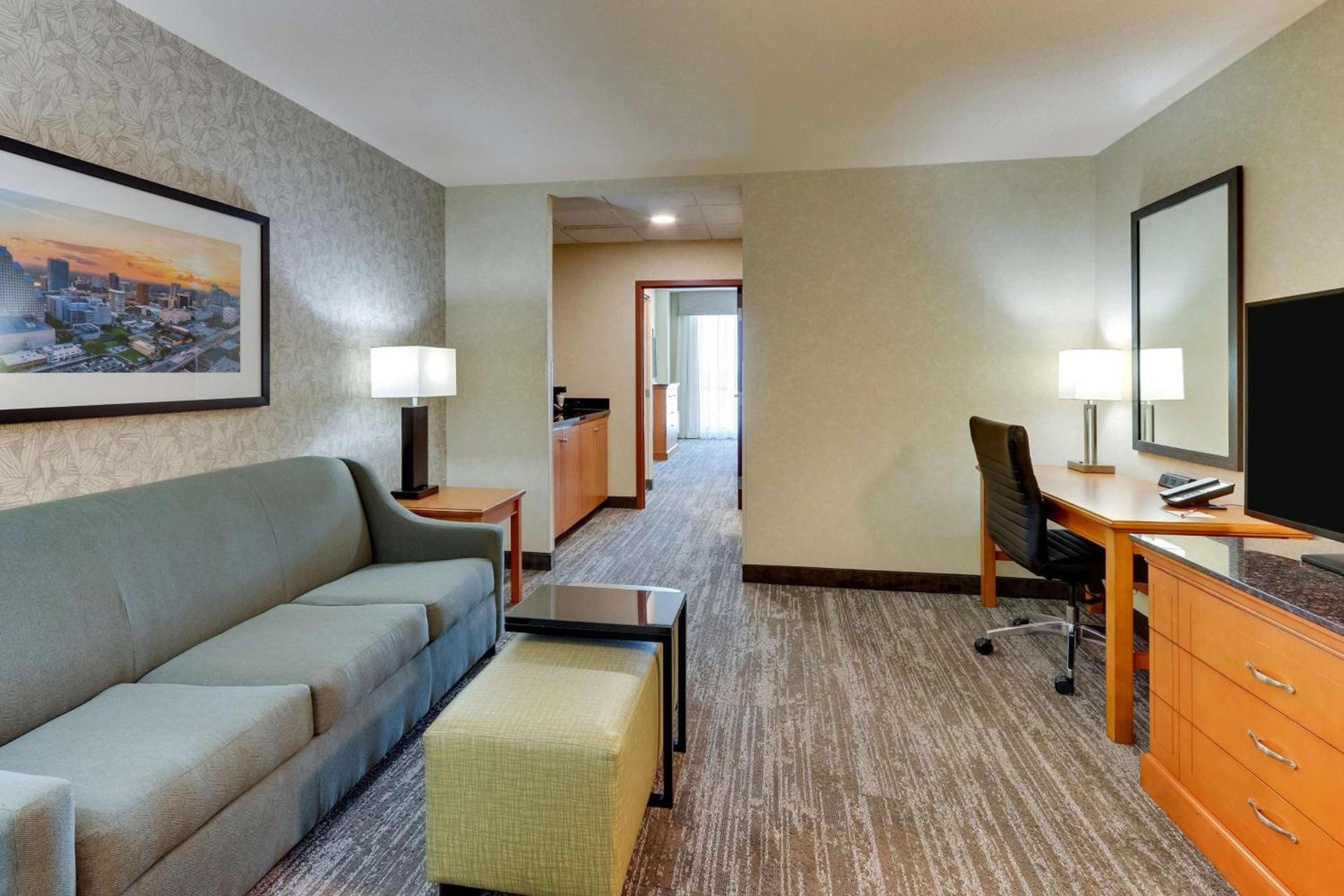 Drury Inn & Suites Orlando near Universal Orlando Resort photo 17
