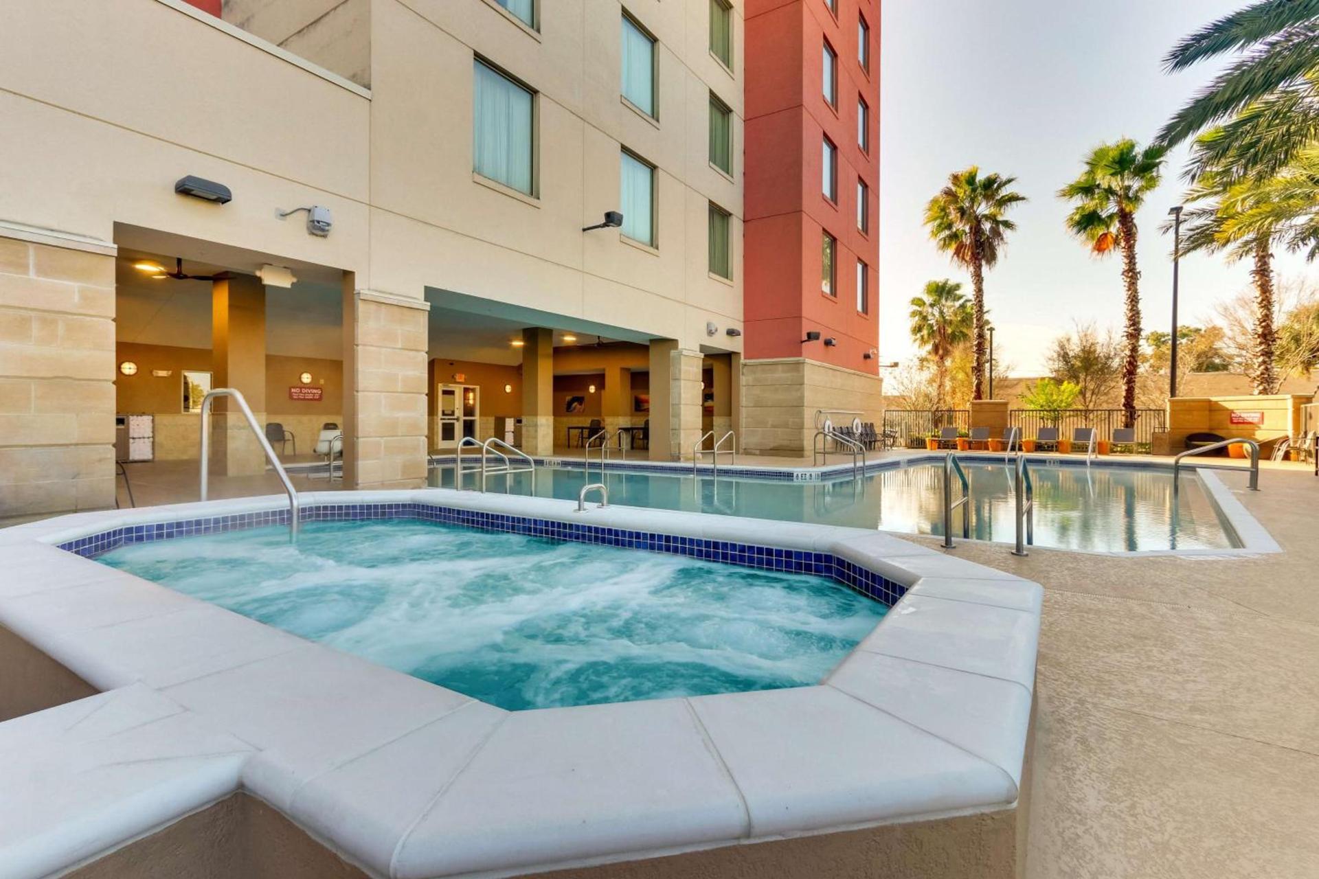 Drury Inn & Suites Orlando near Universal Orlando Resort photo 28