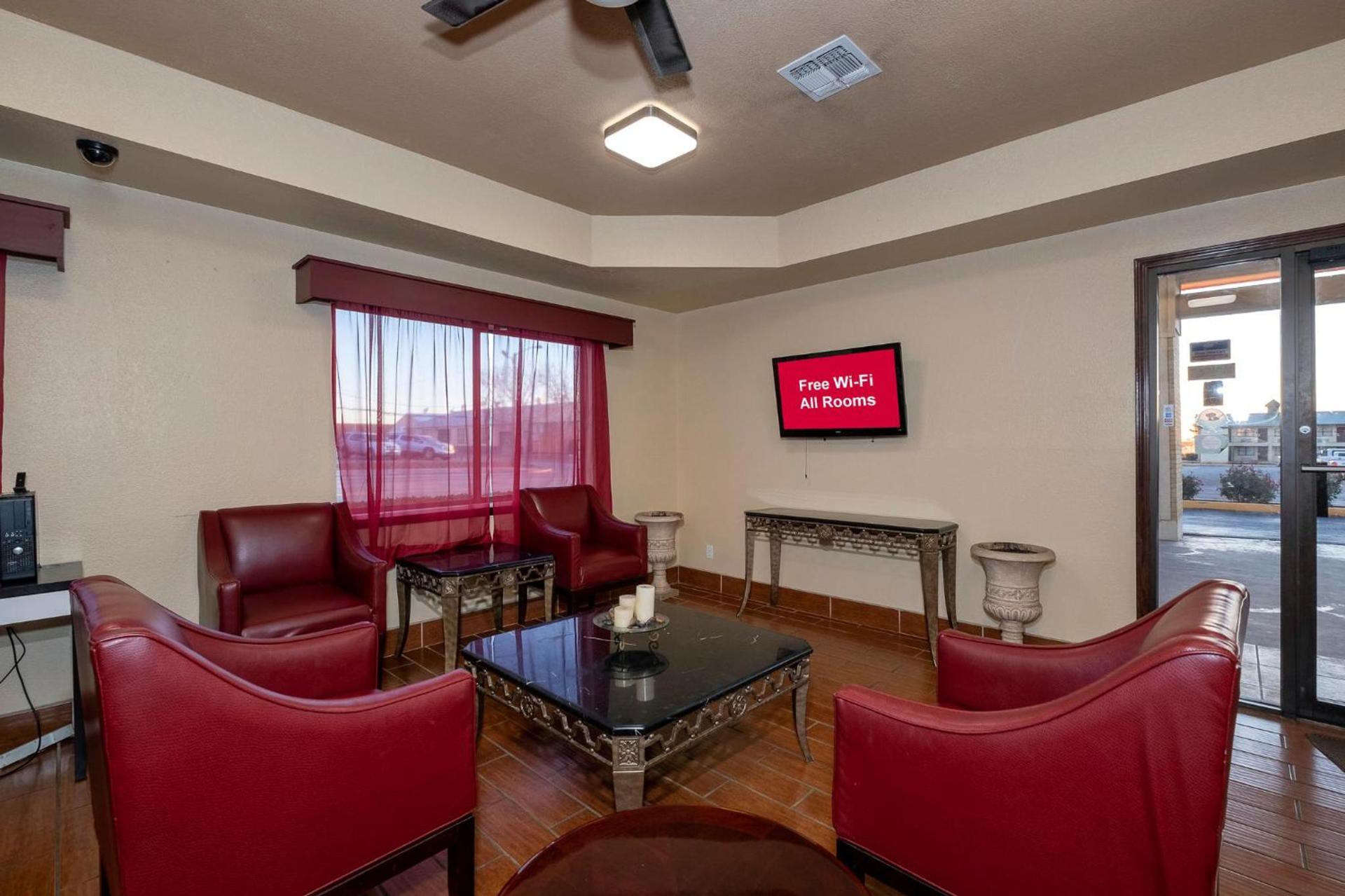 Econo Lodge Childress photo 18
