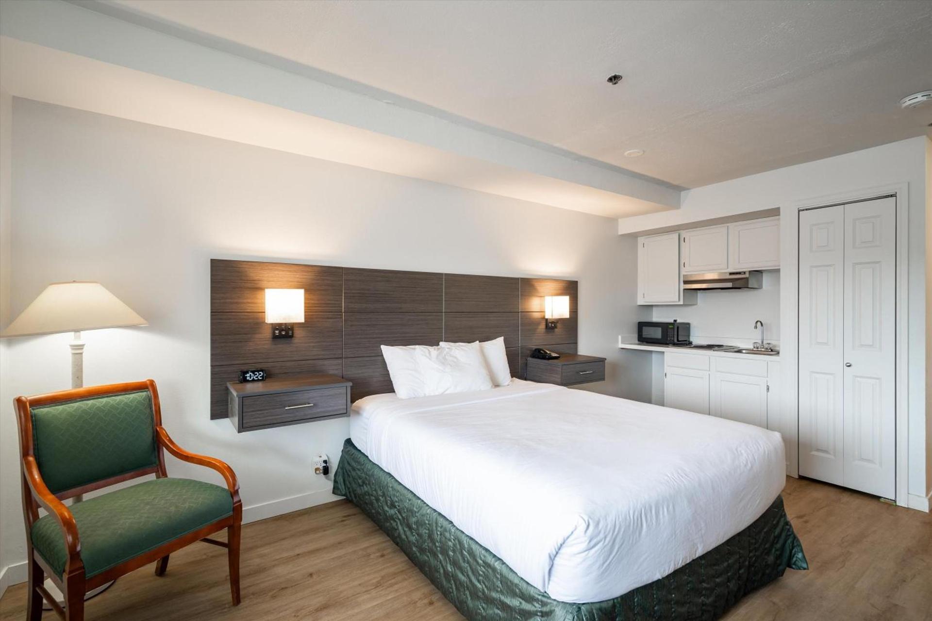Baymont INN & Suites by Wyndham photo 56