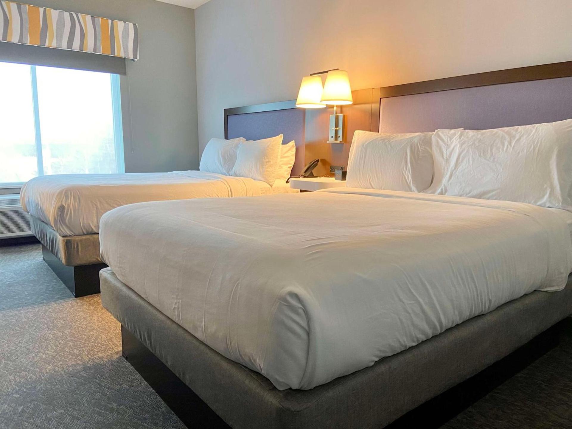 Hampton Inn Mcminnville, Tn photo 3