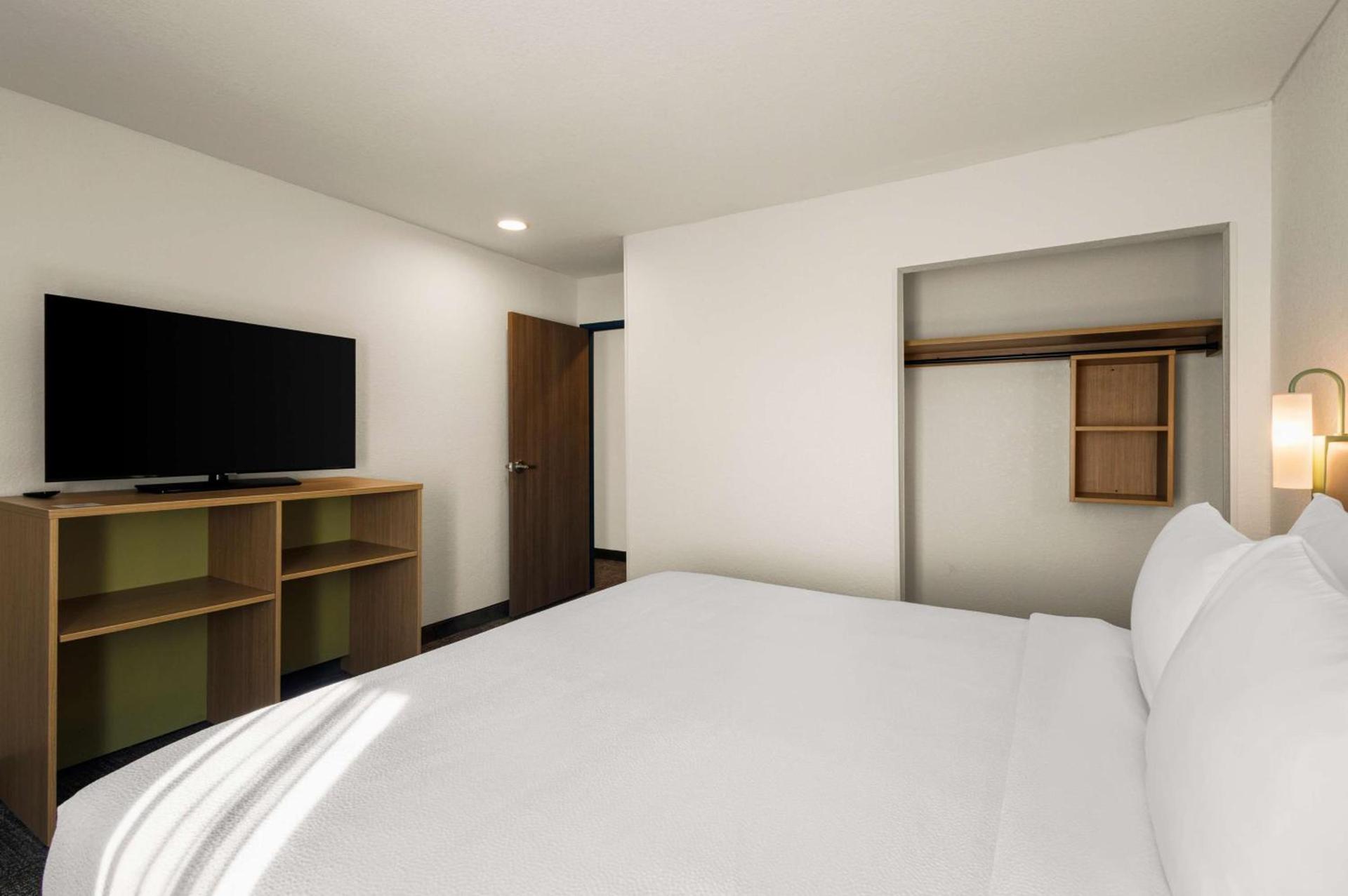Spark By Hilton Fort Wayne photo 35