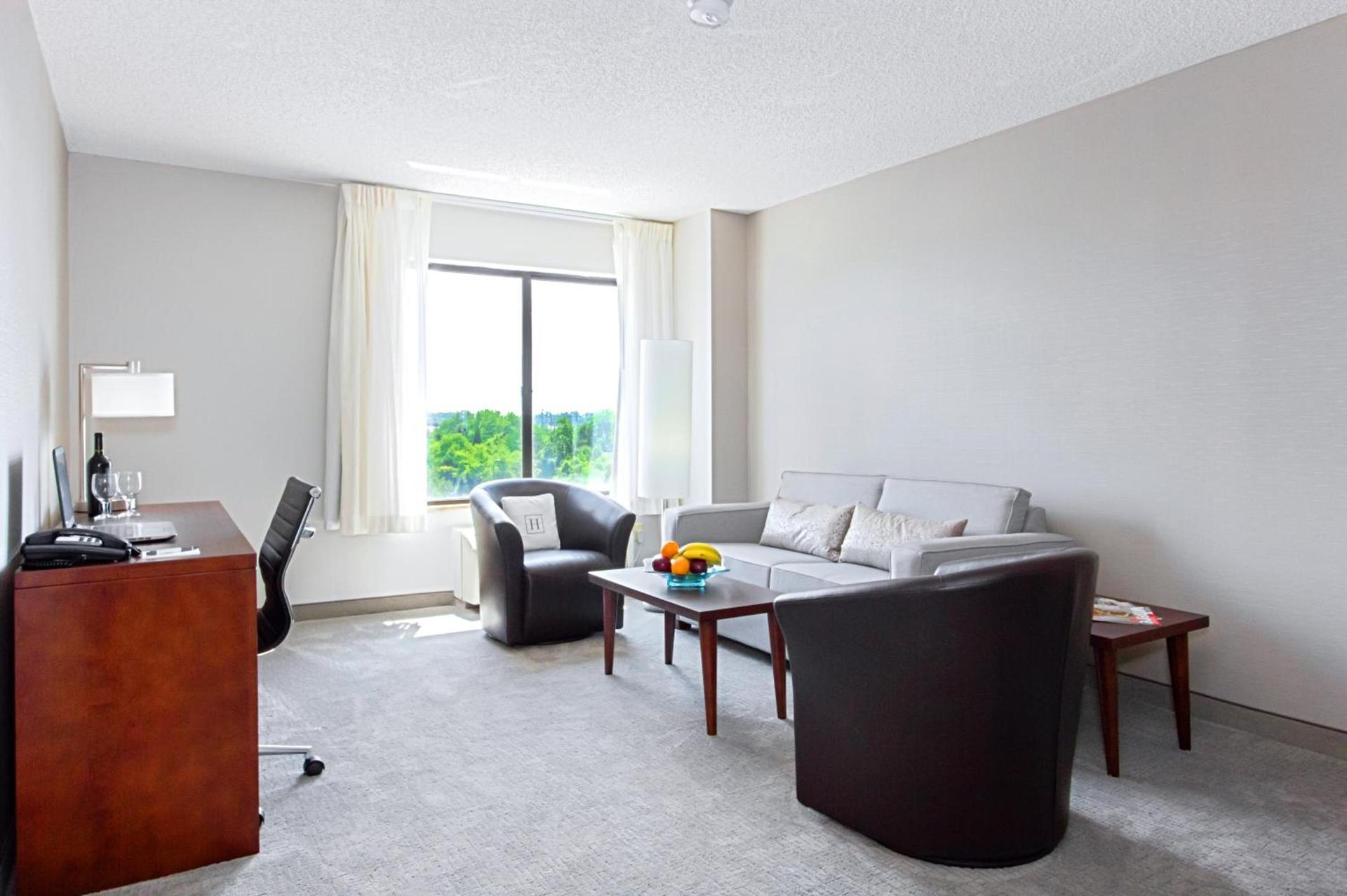 Harborside Hotel photo 38