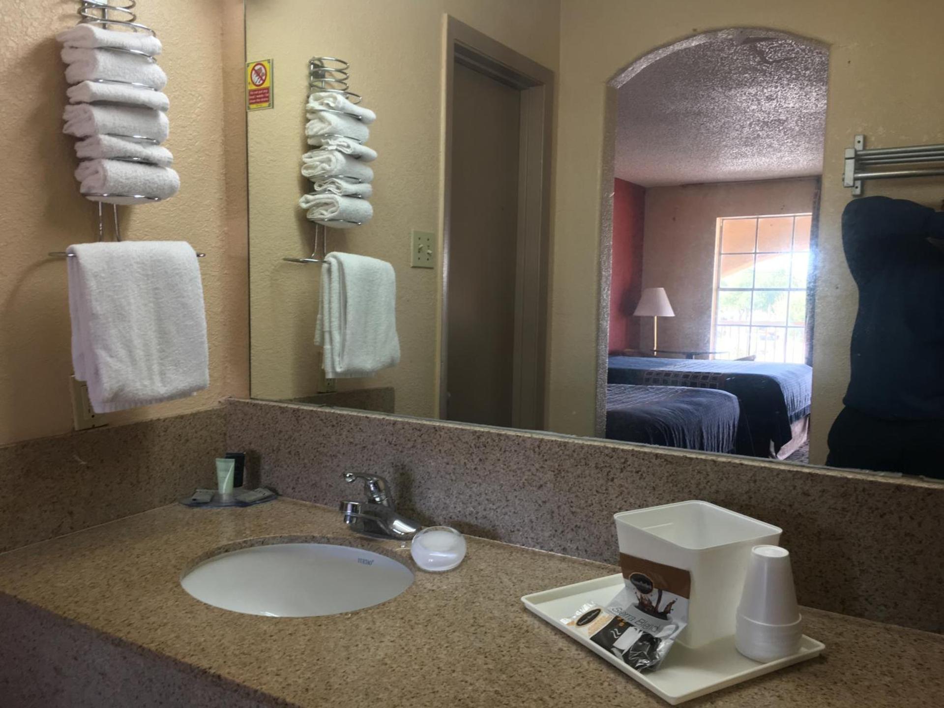 Americas Best Value Inn-Near NRG Park/Medical Center photo 70