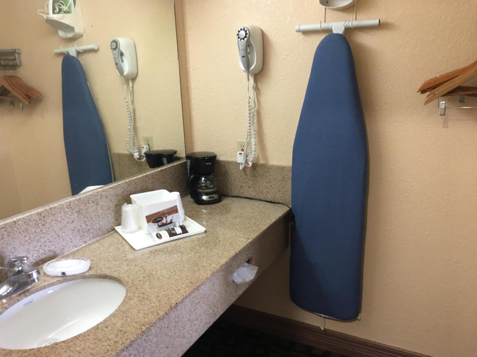 Americas Best Value Inn-Near NRG Park/Medical Center photo 73