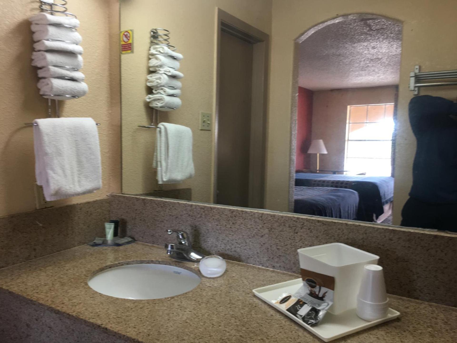 Americas Best Value Inn-Near NRG Park/Medical Center photo 74