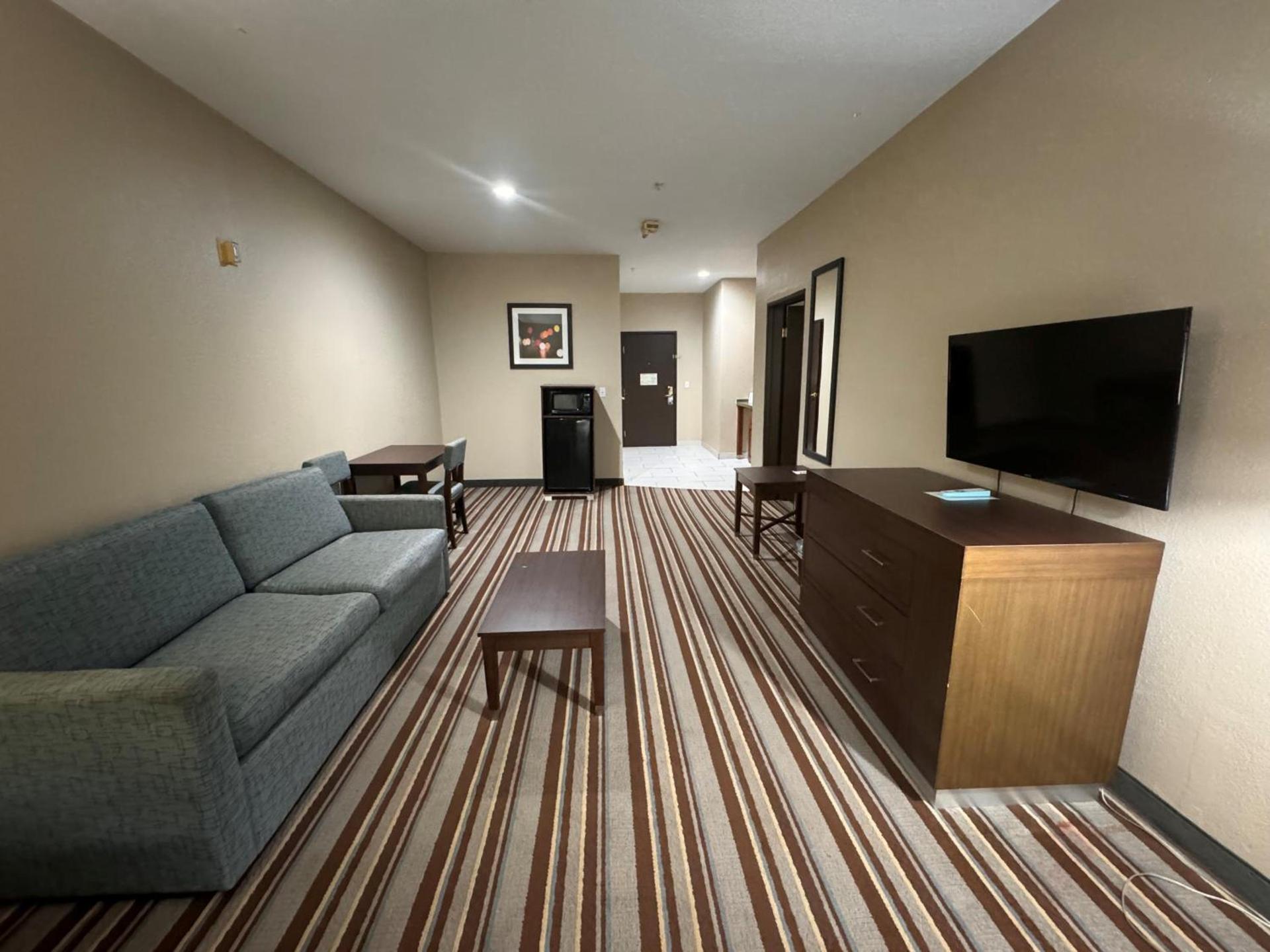 Super 8 by Wyndham Port Arthur/Nederland Area photo 36