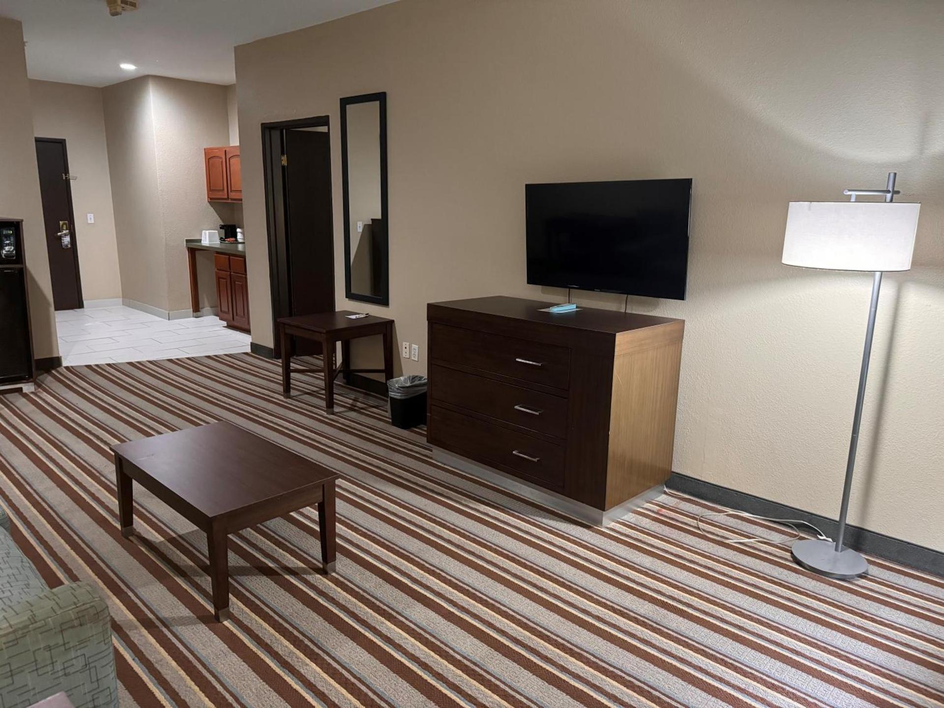 Super 8 by Wyndham Port Arthur/Nederland Area photo 41
