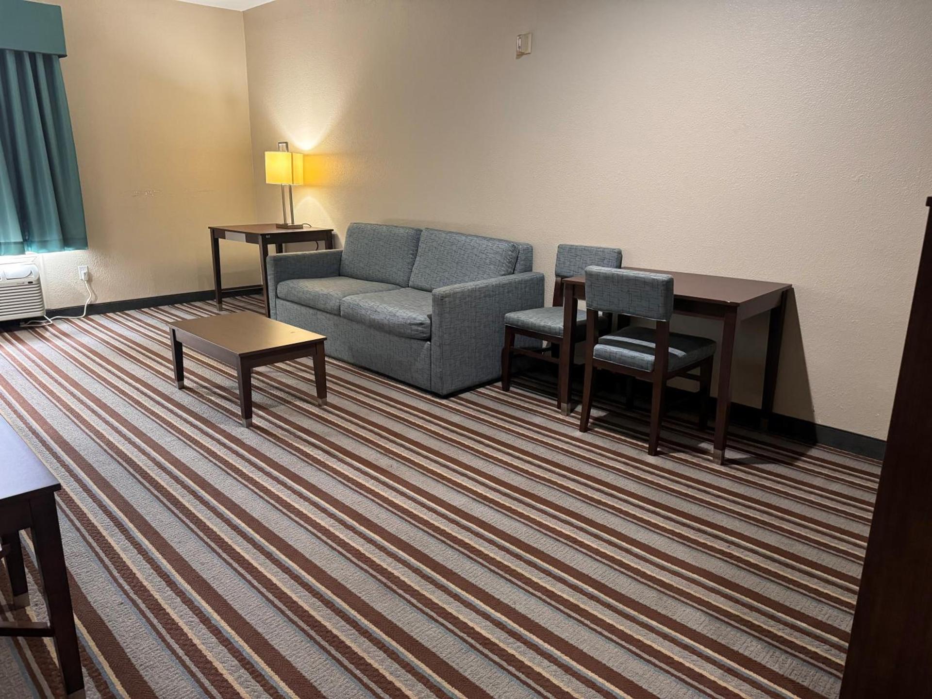 Super 8 by Wyndham Port Arthur/Nederland Area photo 45