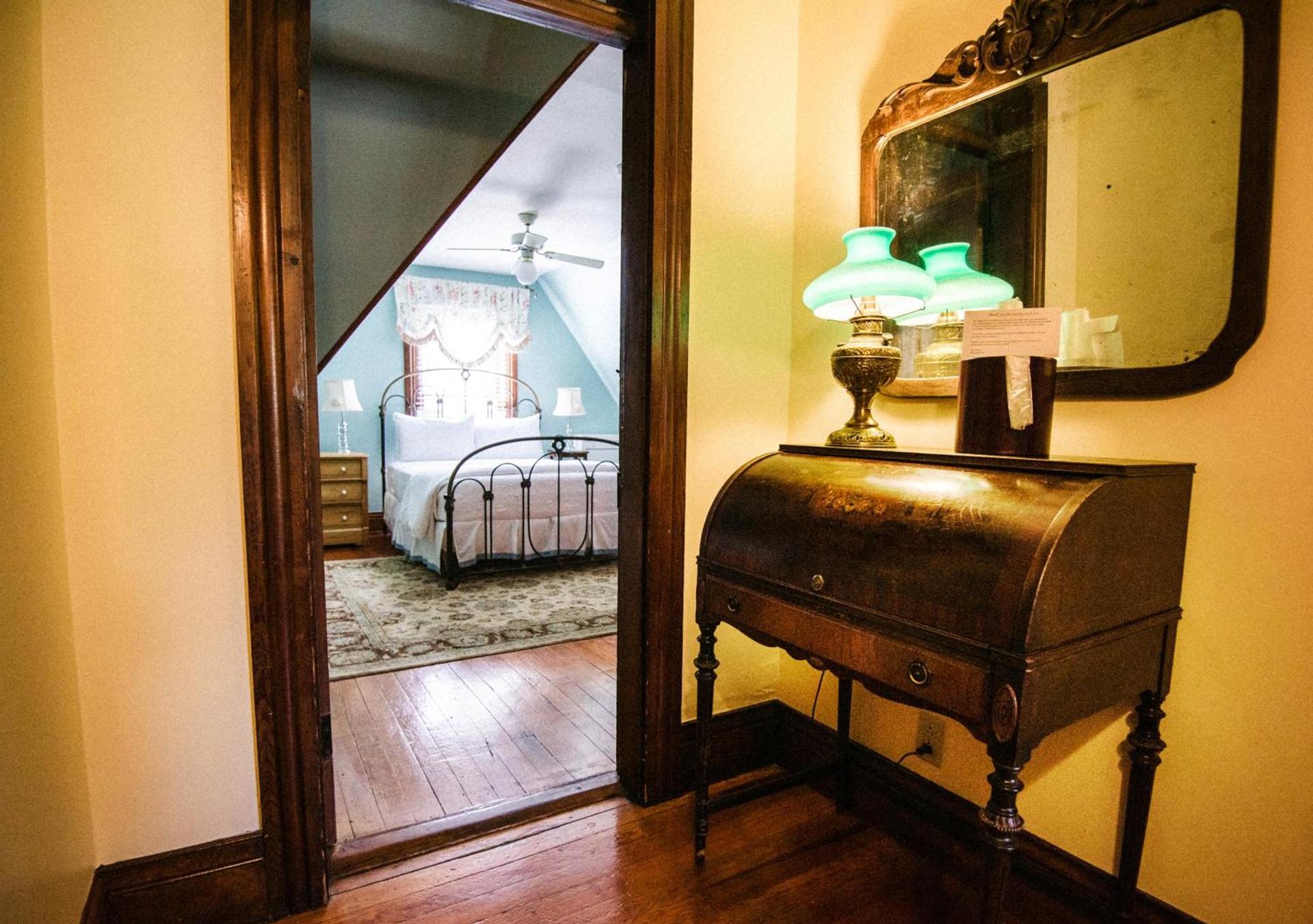 Cedar Crest Inn photo 48