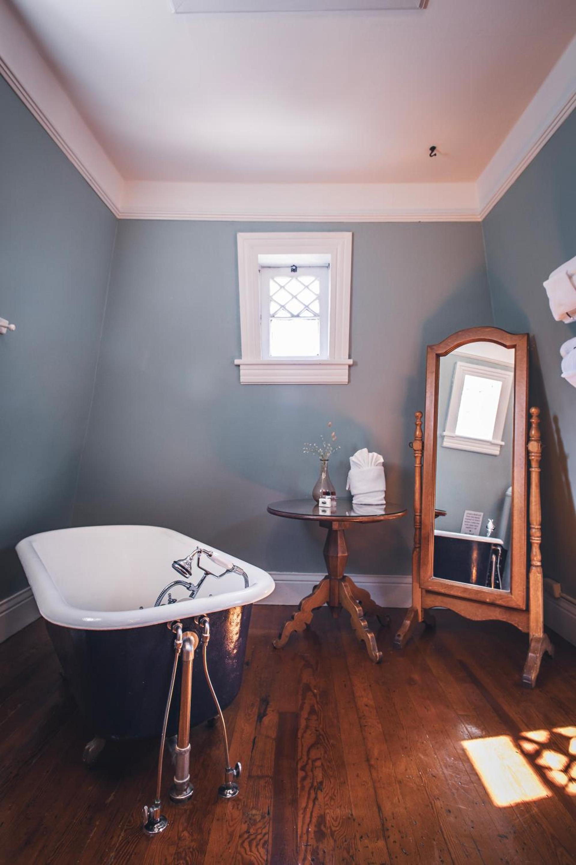 Cedar Crest Inn photo 50