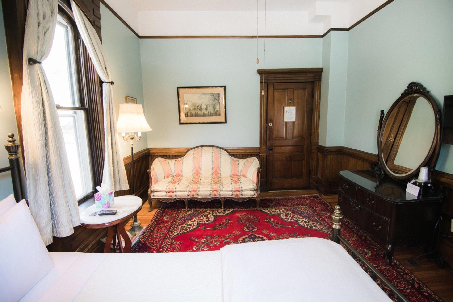 Cedar Crest Inn photo 28