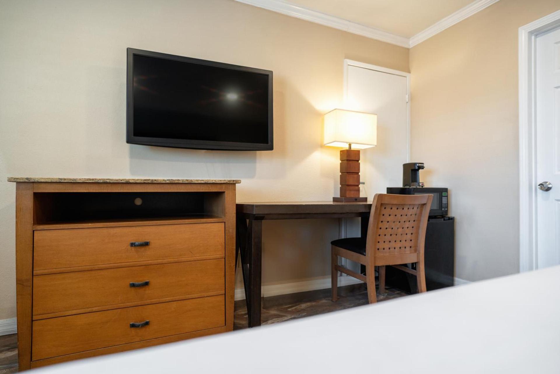 The Buena Park Hotel & Suites photo 41