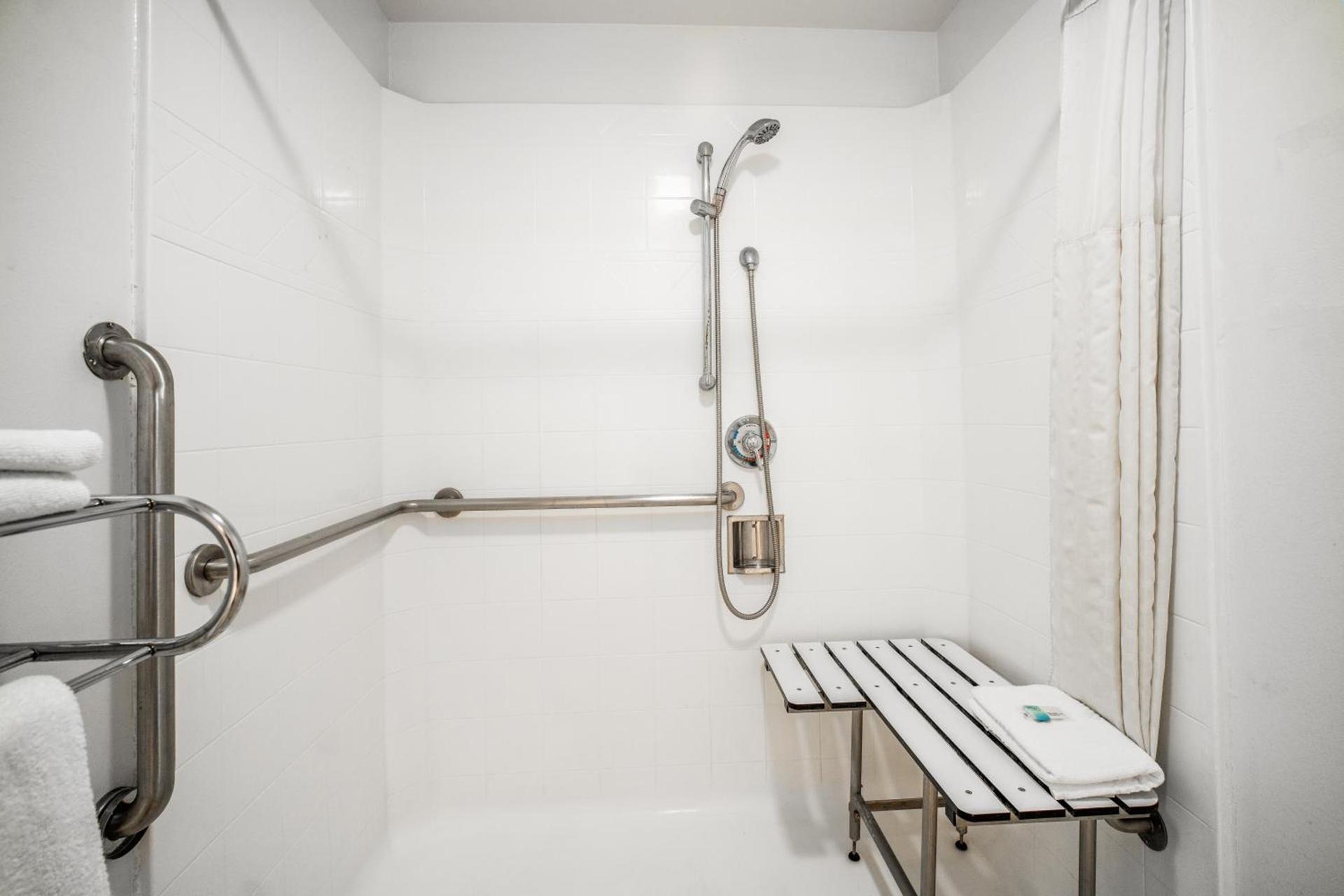 The Buena Park Hotel & Suites photo 46