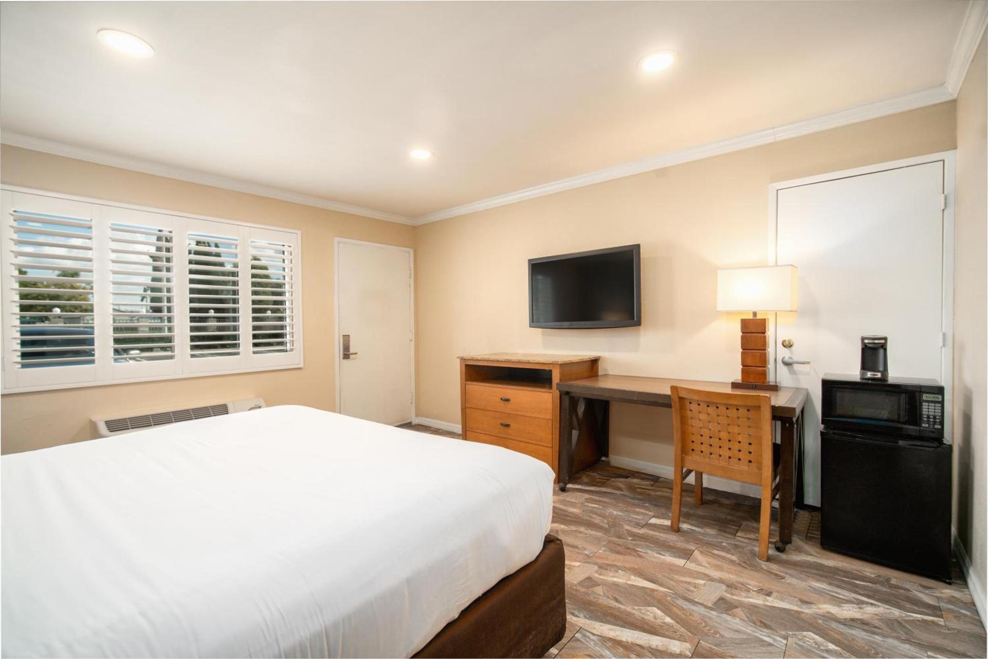 The Buena Park Hotel & Suites photo 44