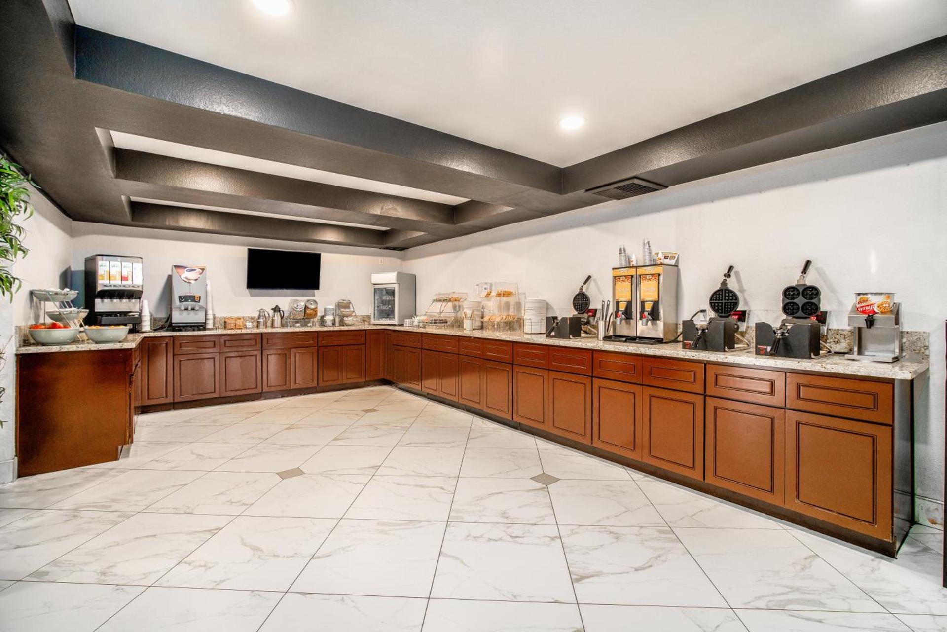 The Buena Park Hotel & Suites photo 43