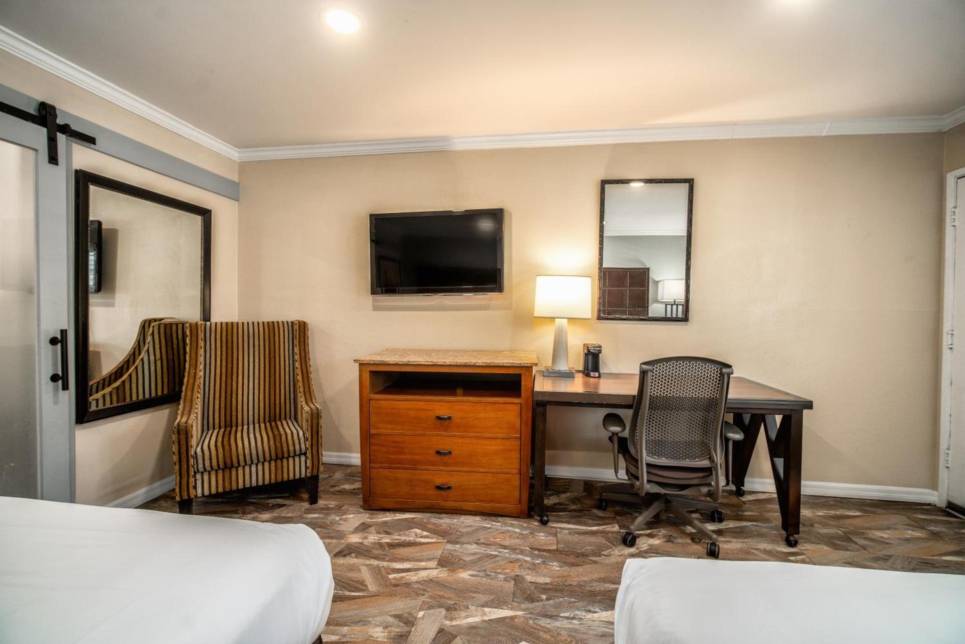 The Buena Park Hotel & Suites photo 45