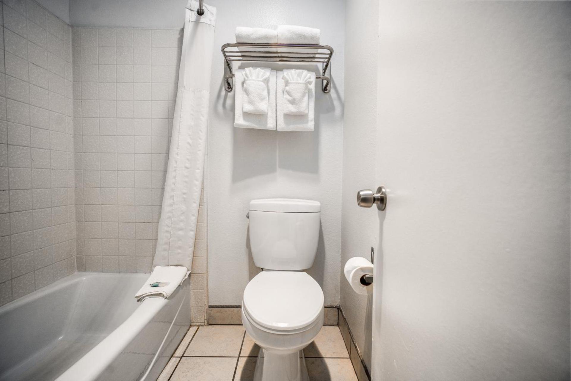 The Buena Park Hotel & Suites photo 48
