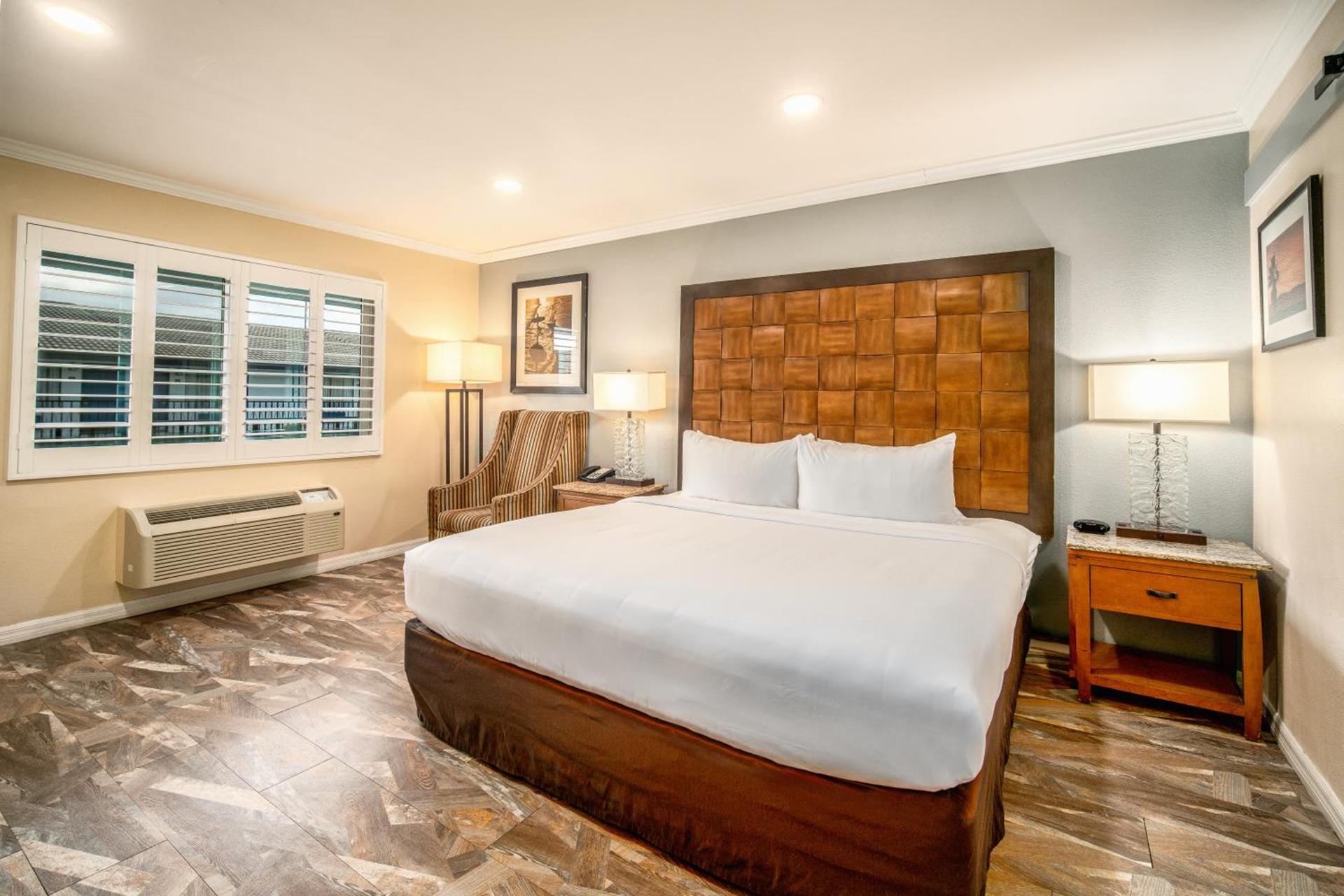The Buena Park Hotel & Suites photo 47