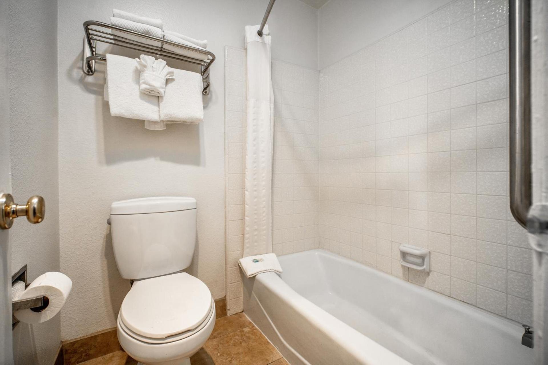 The Buena Park Hotel & Suites photo 55