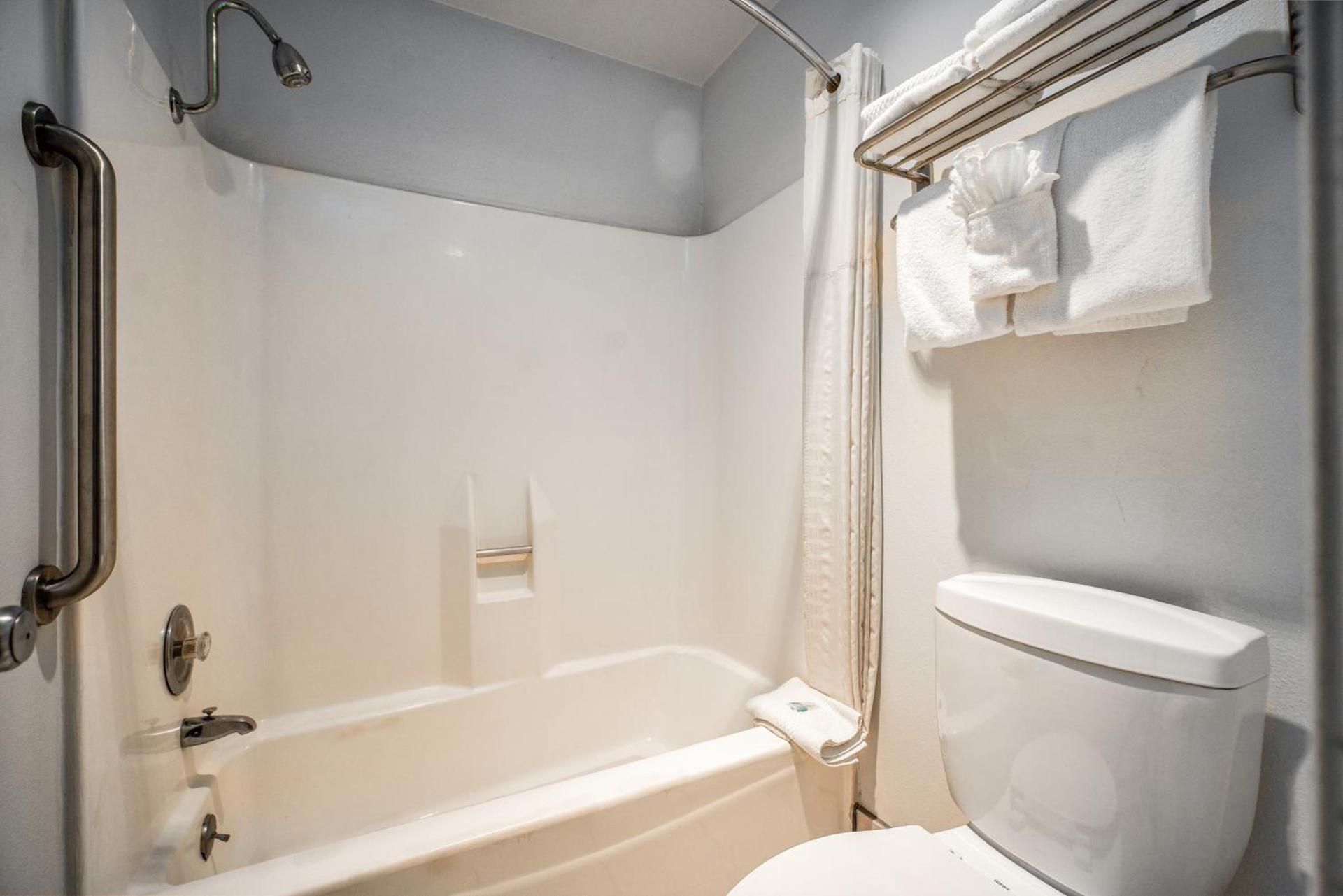 The Buena Park Hotel & Suites photo 51