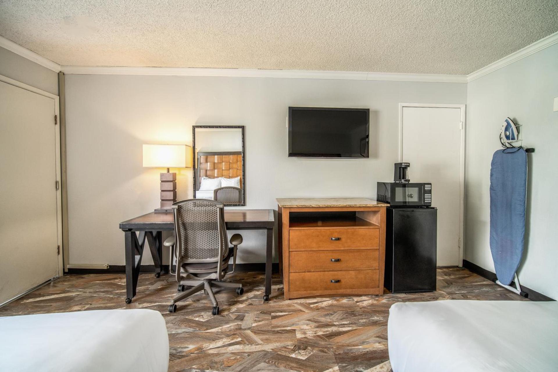 The Buena Park Hotel & Suites photo 54