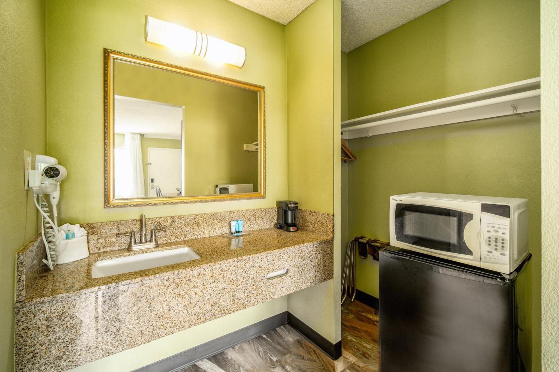 The Buena Park Hotel & Suites photo 63