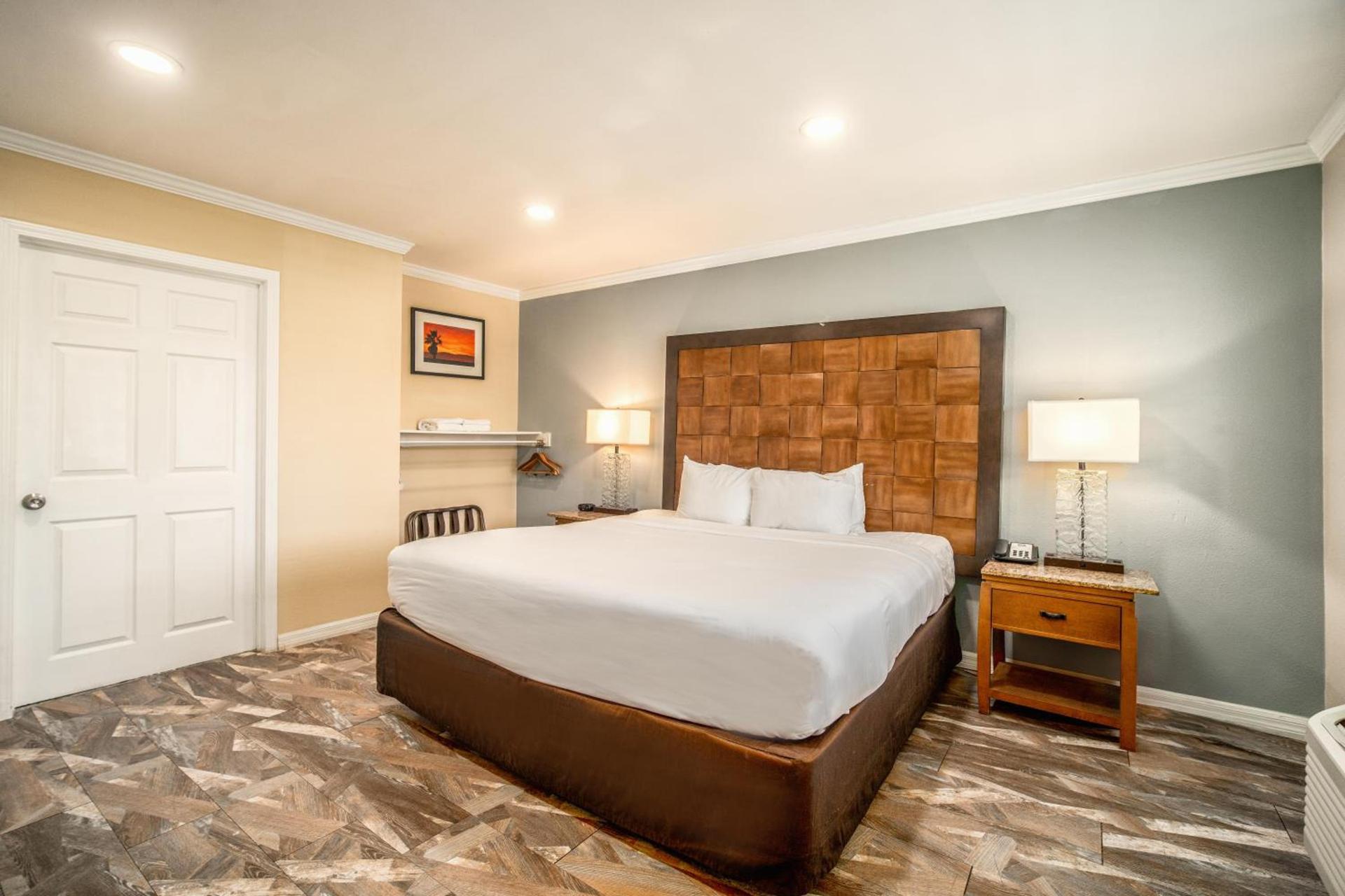 The Buena Park Hotel & Suites photo 59