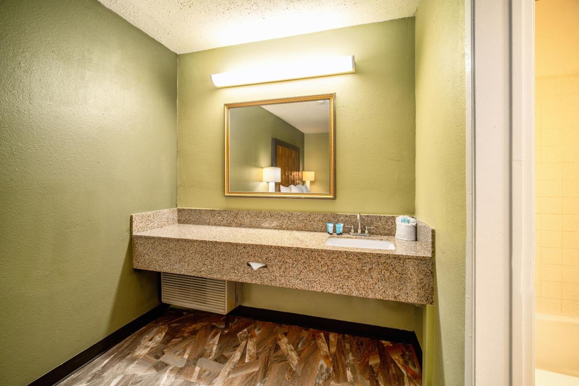 The Buena Park Hotel & Suites photo 70