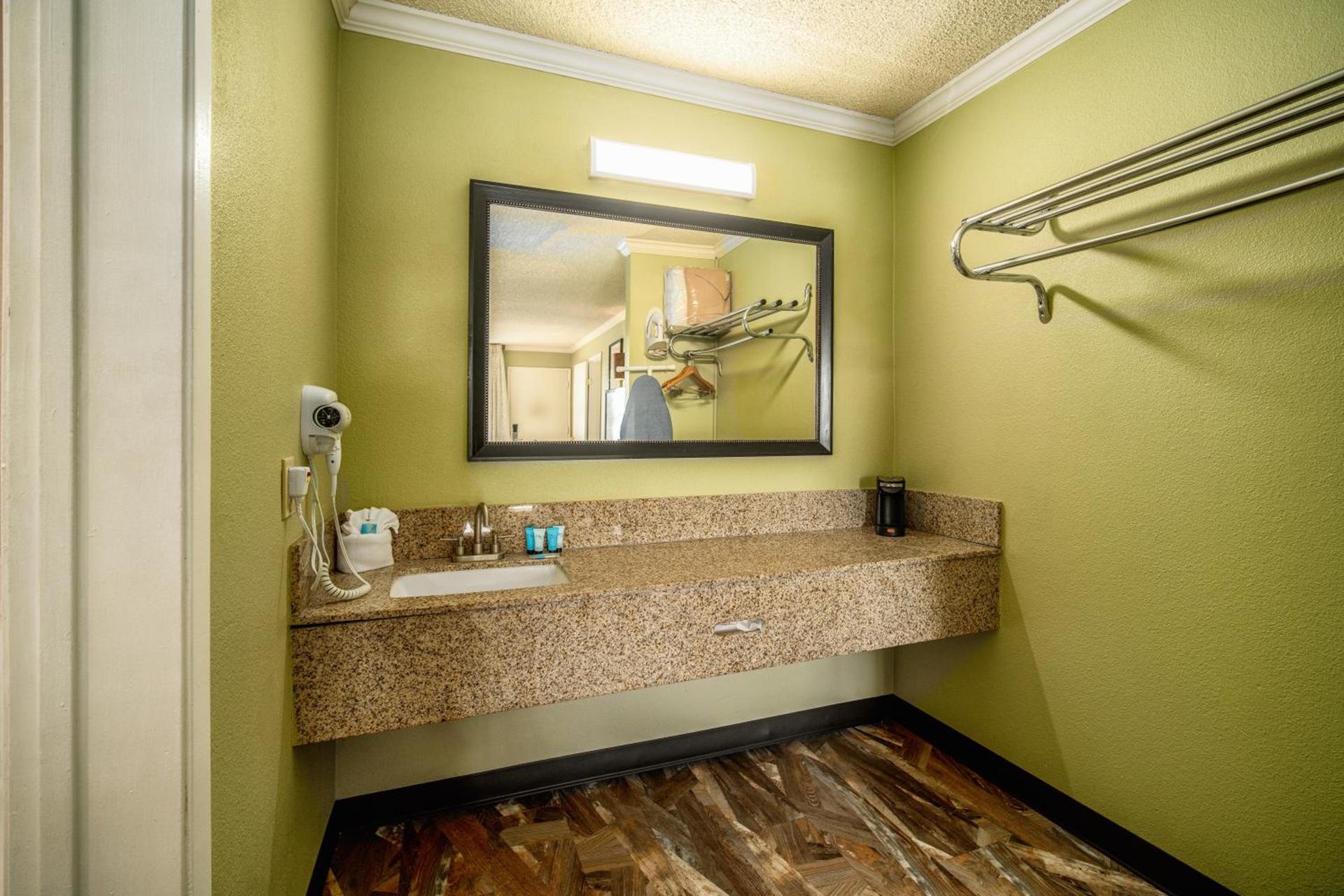 The Buena Park Hotel & Suites photo 69