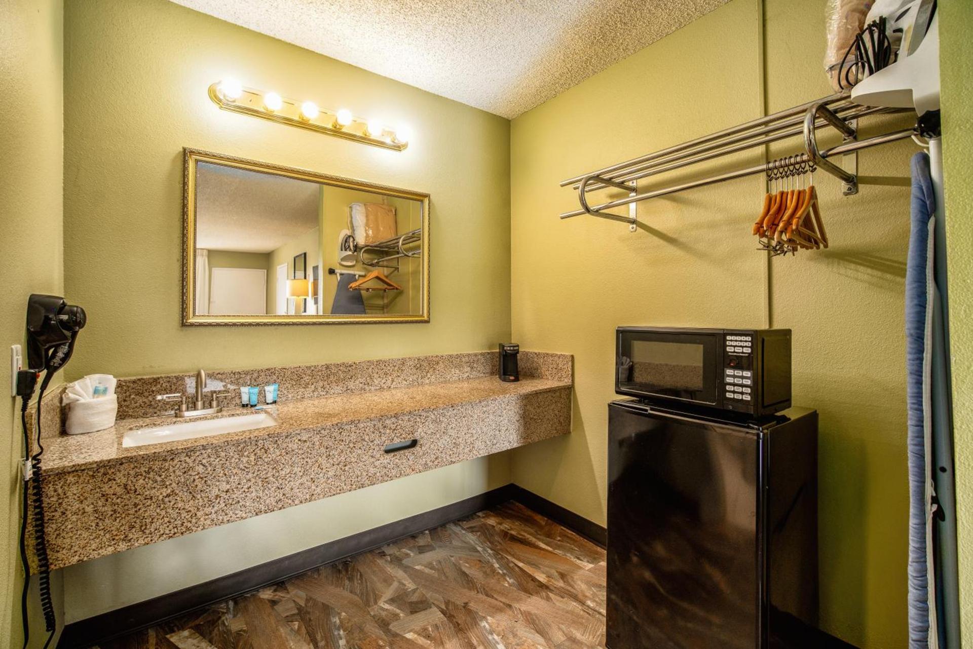 The Buena Park Hotel & Suites photo 68