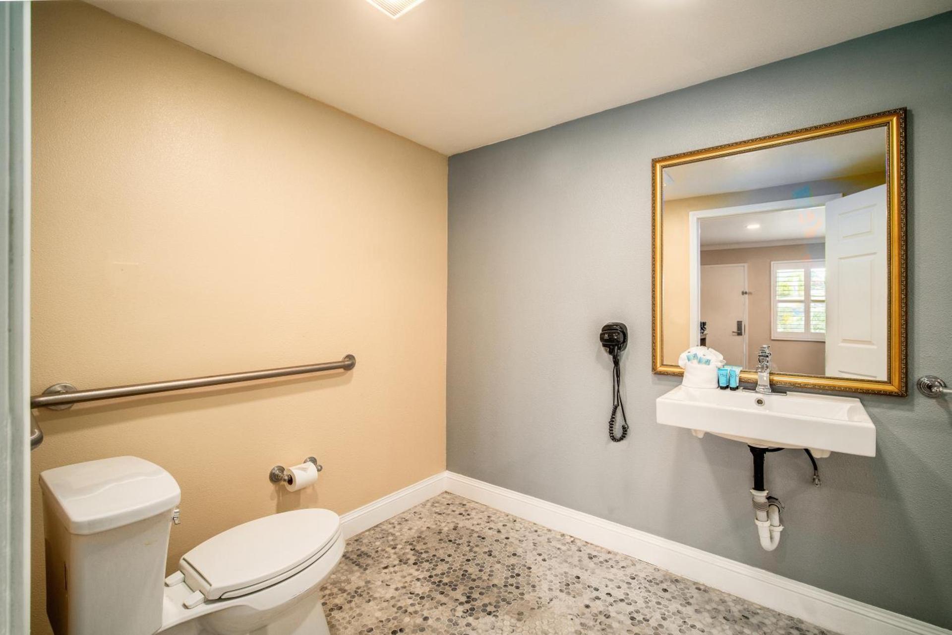 The Buena Park Hotel & Suites photo 67