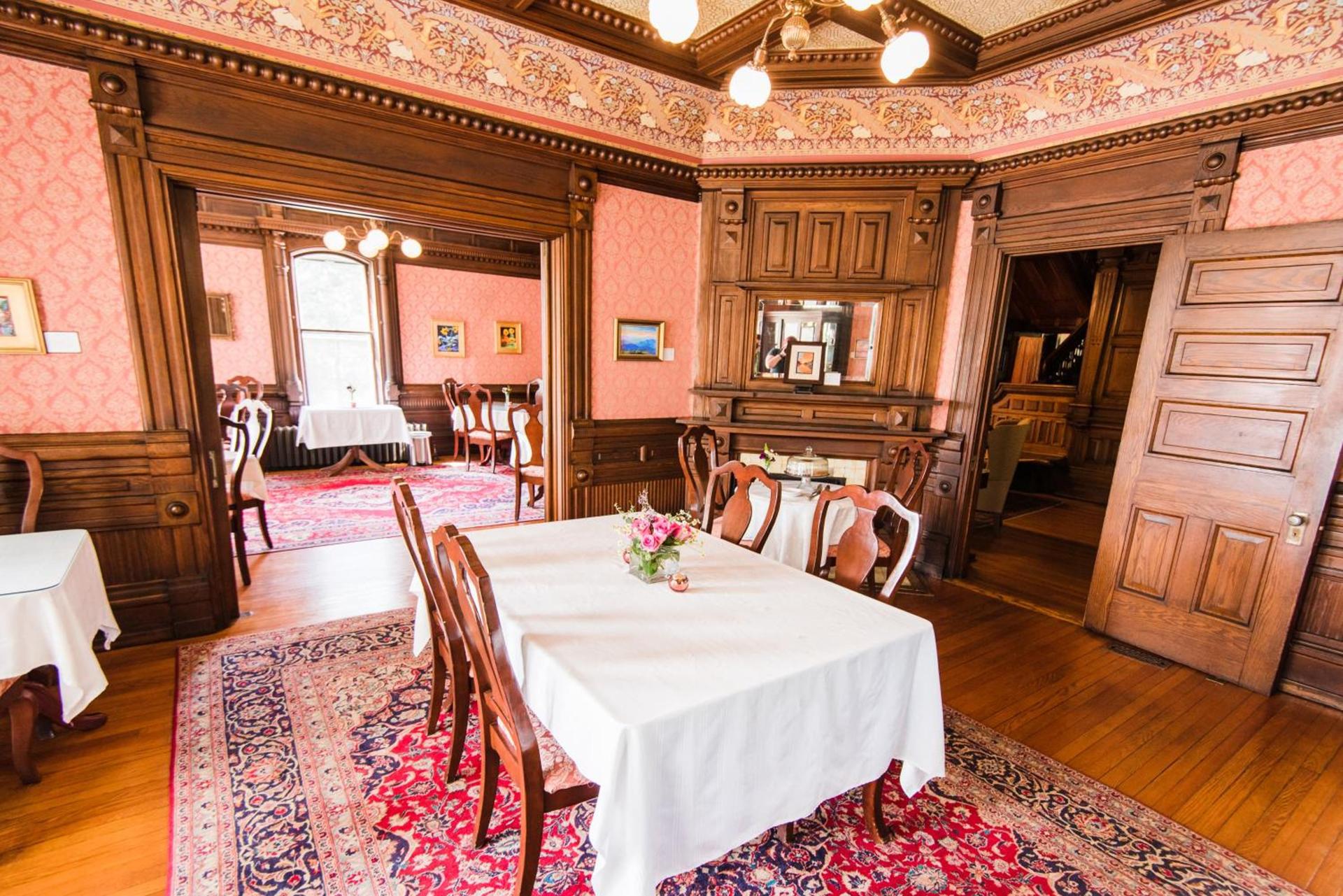 Cedar Crest Inn photo 76
