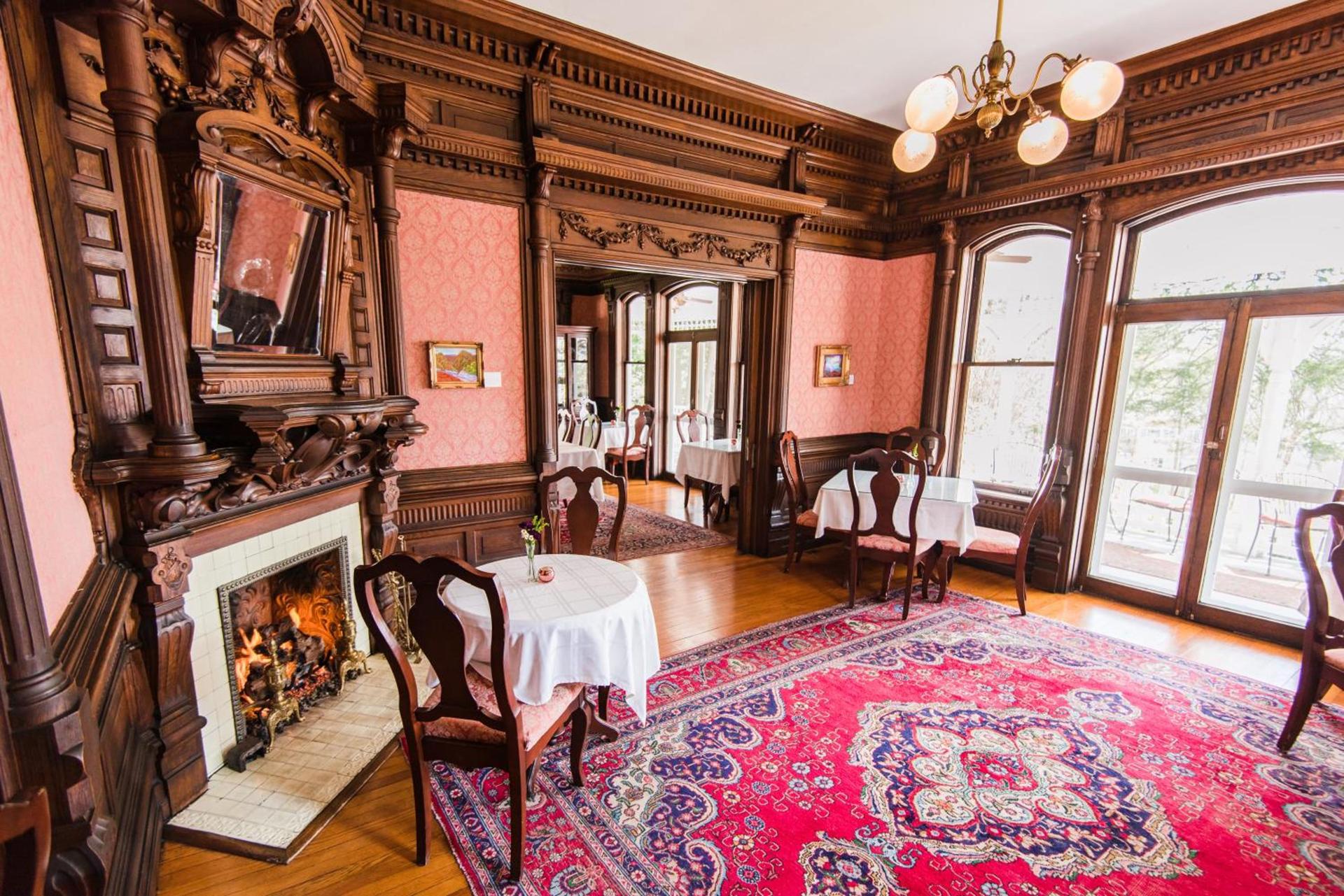 Cedar Crest Inn photo 75