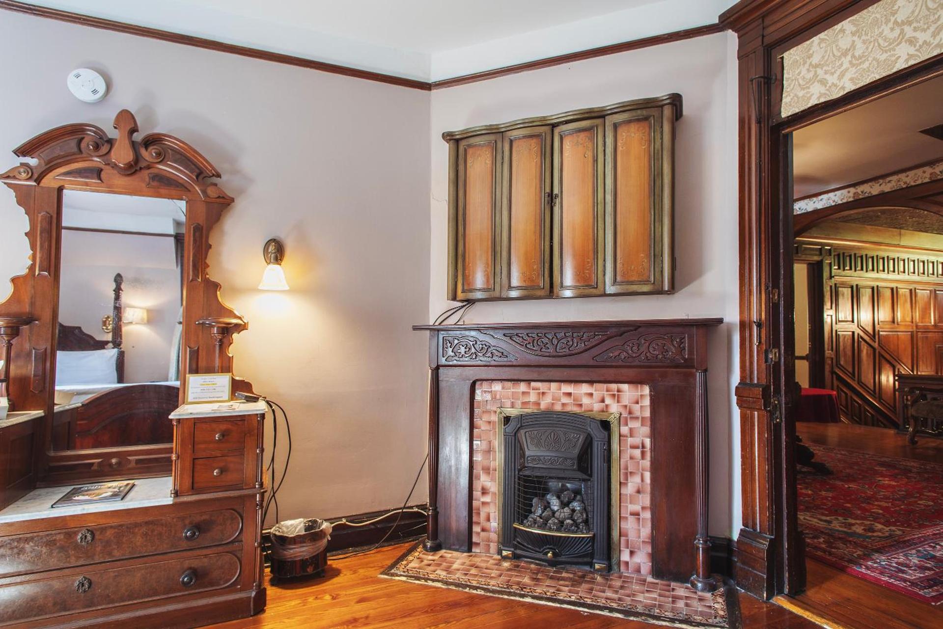 Cedar Crest Inn photo 78