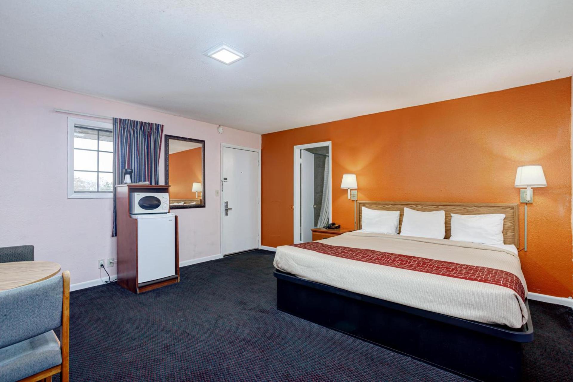 Regency Inn photo 2