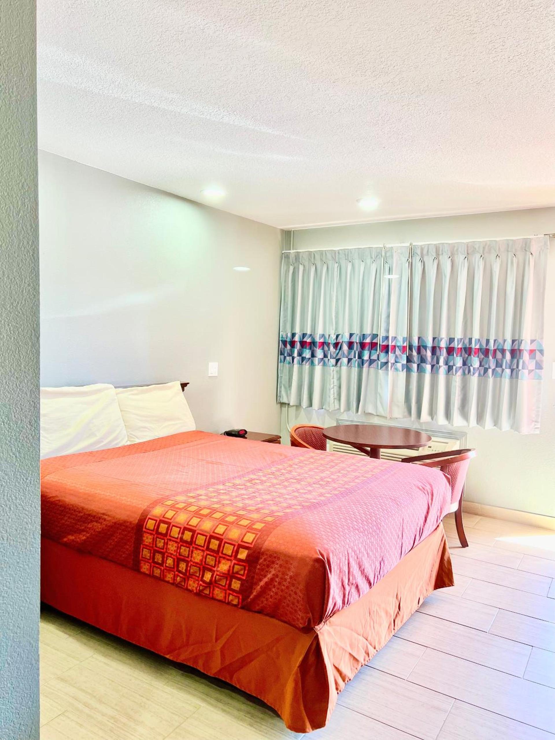 Palace Motel DEQUEEN photo 13