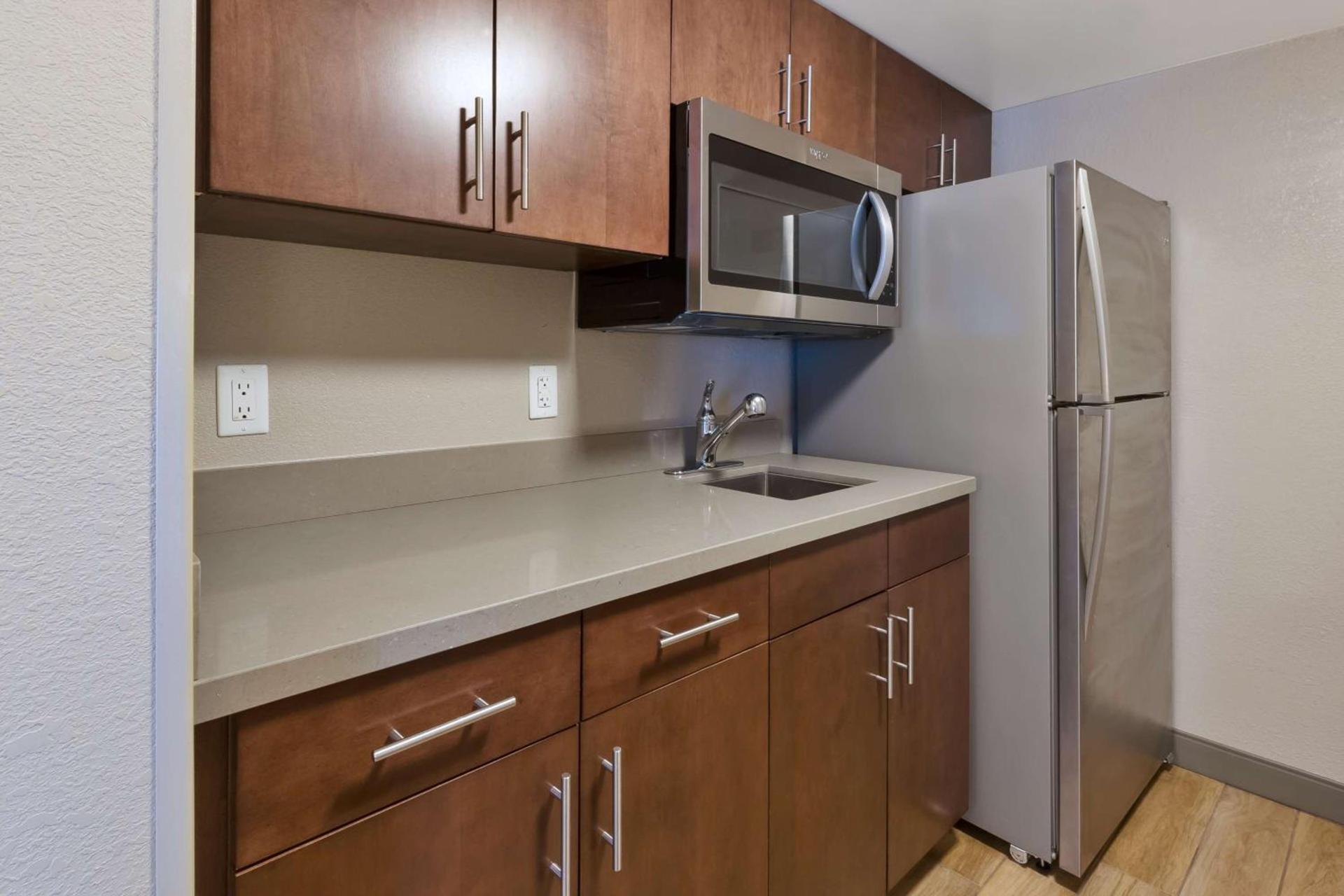 Hampton Inn Princeton photo 14