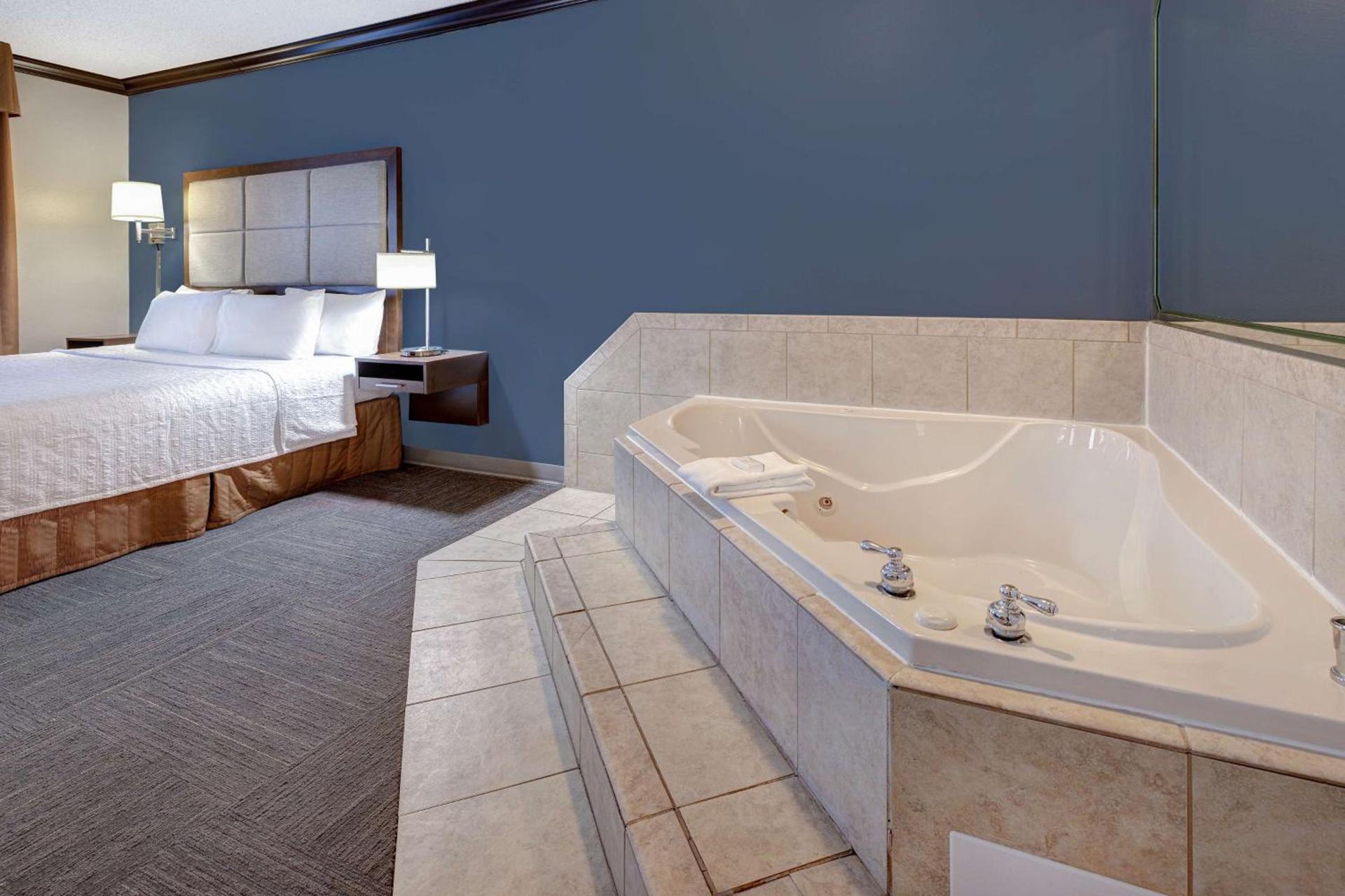Hampton Inn Victoria photo 14