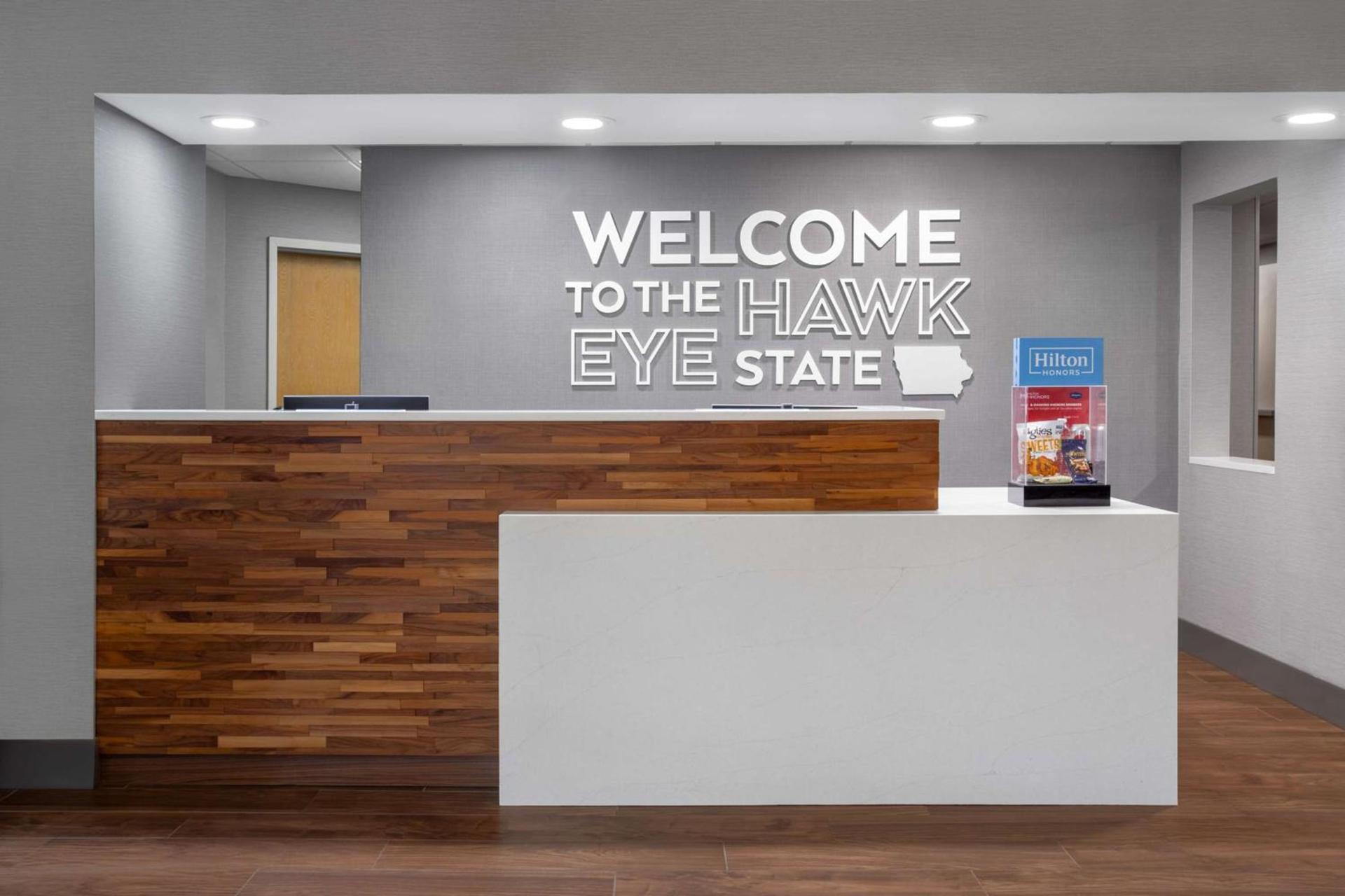 Hampton Inn Iowa City/Coralville photo 6