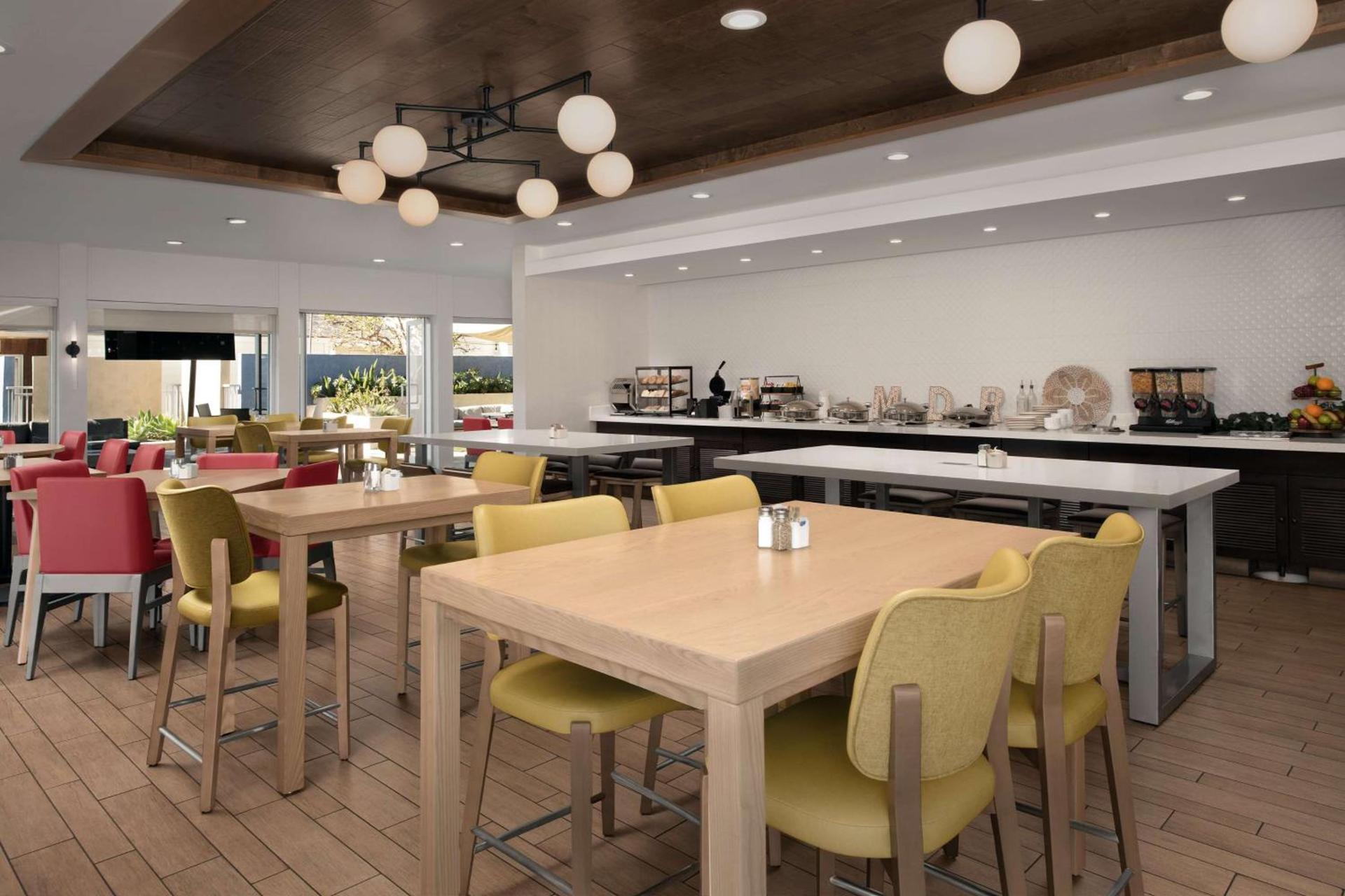 Hilton Garden Inn Los Angeles Marina Del Rey photo 13