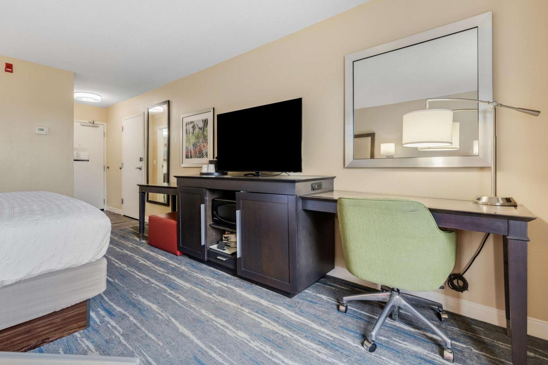 Hampton Inn & Suites Memphis-Wolfchase Galleria photo 22